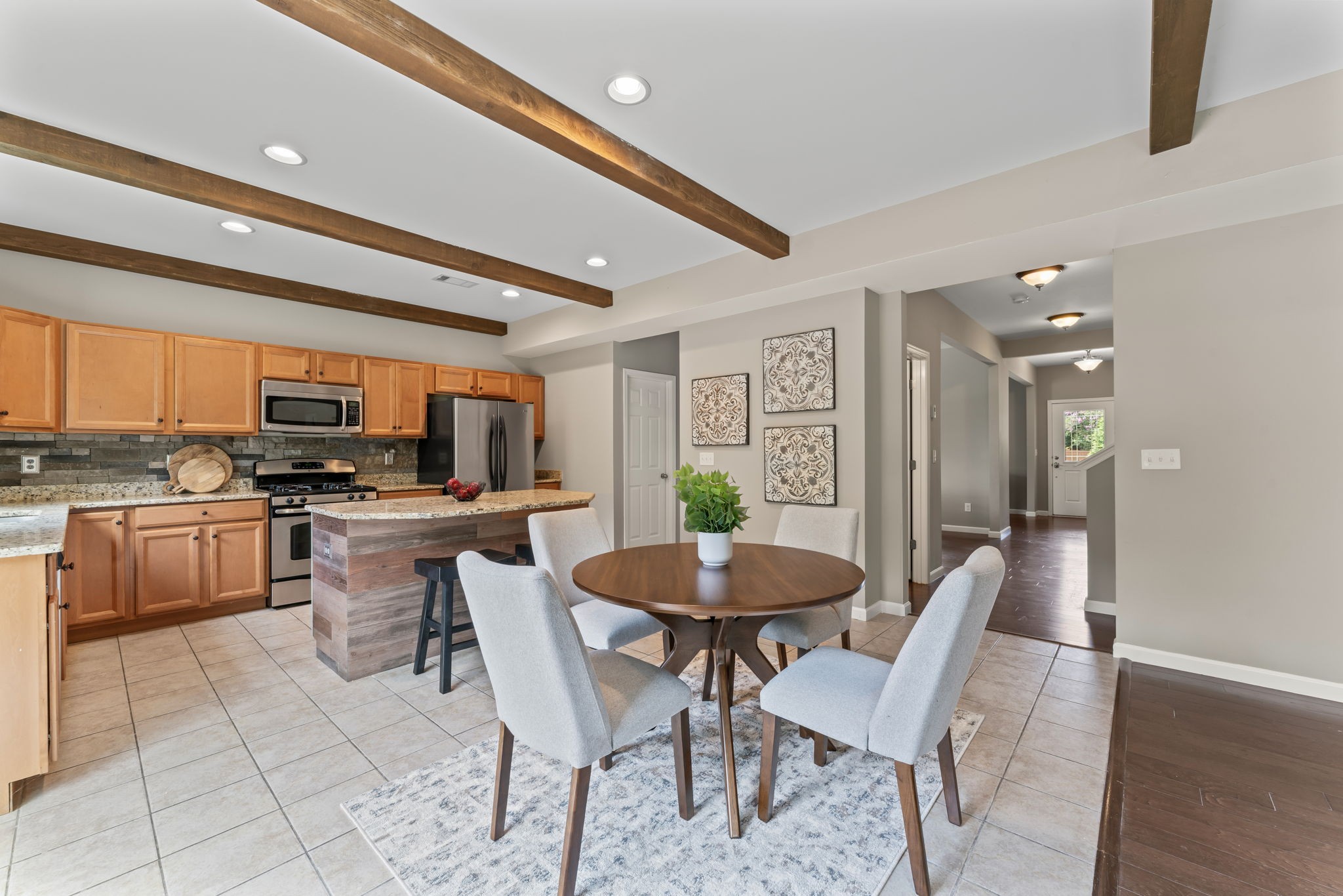 916 Holgate Ct
