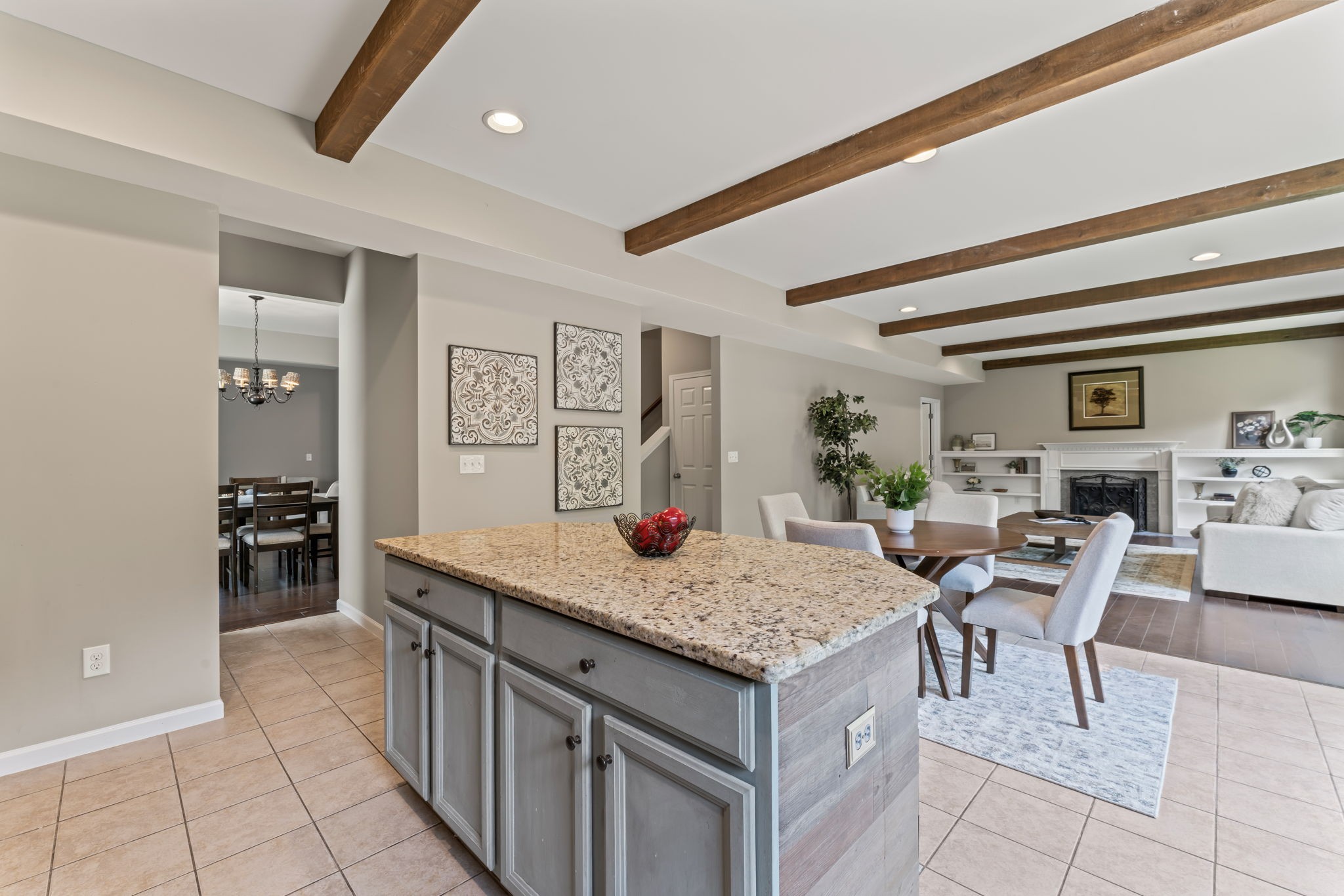 916 Holgate Ct