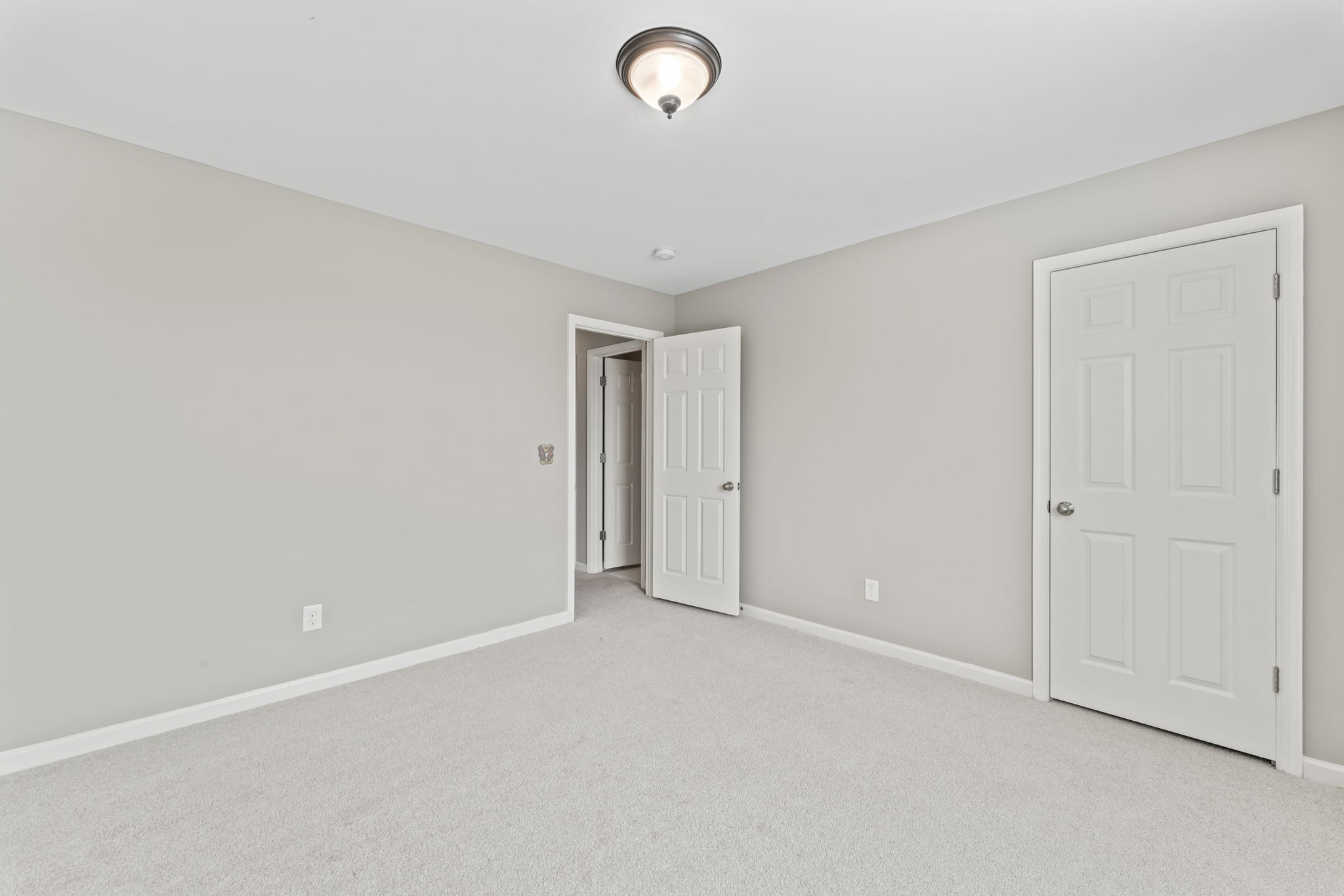 916 Holgate Ct