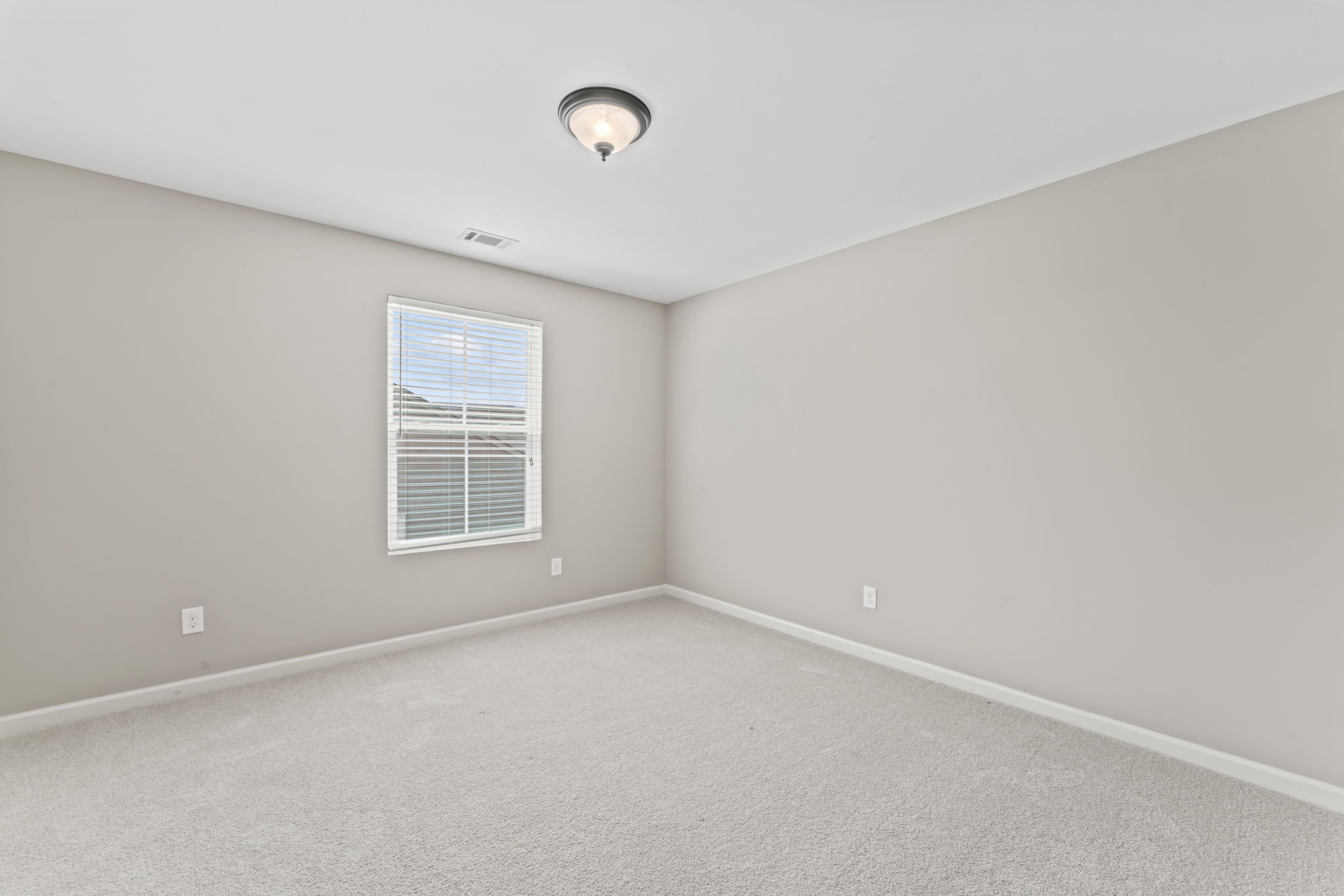916 Holgate Ct
