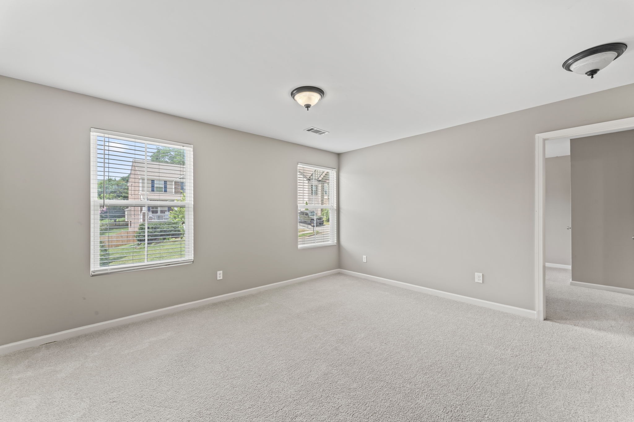 916 Holgate Ct