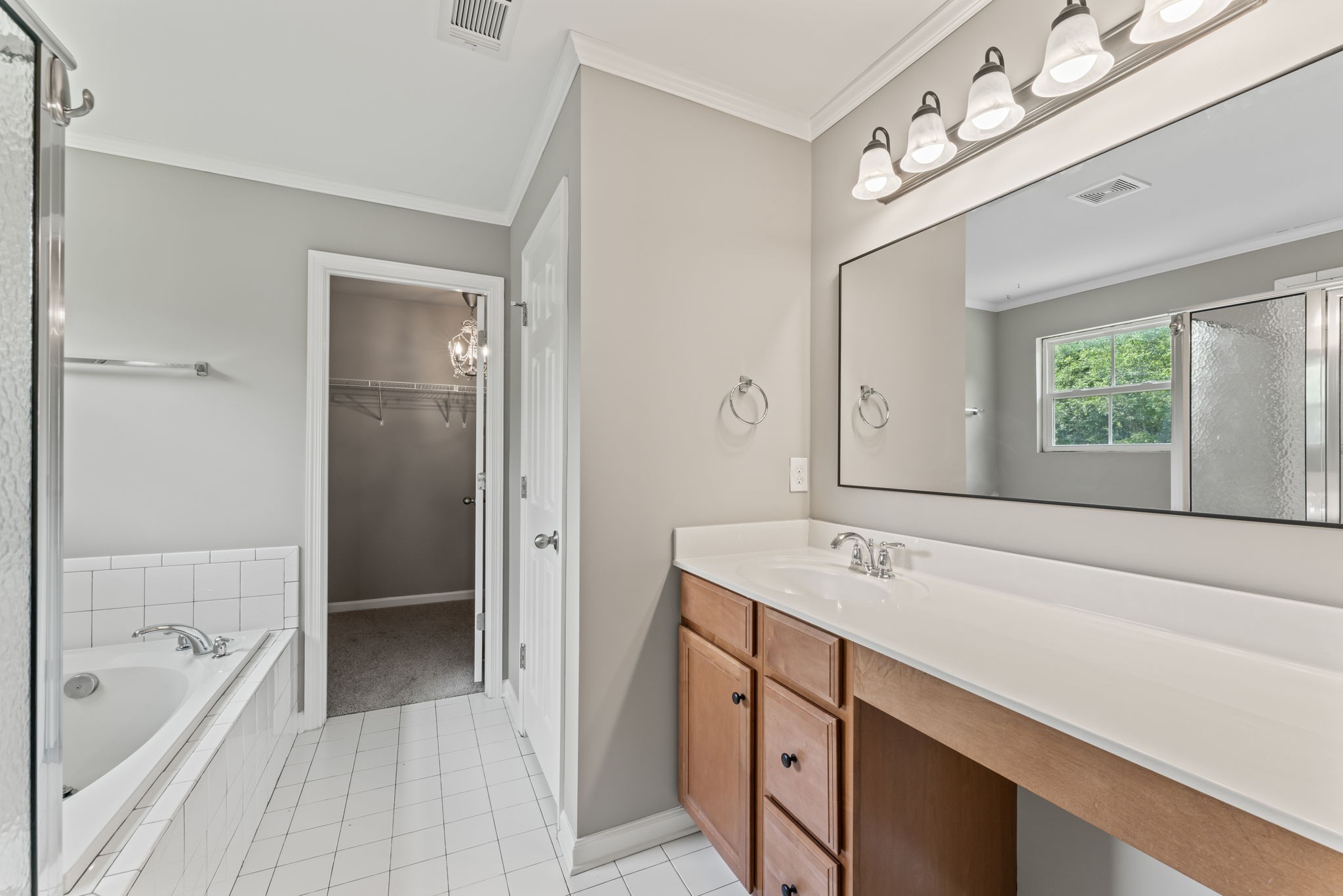 916 Holgate Ct