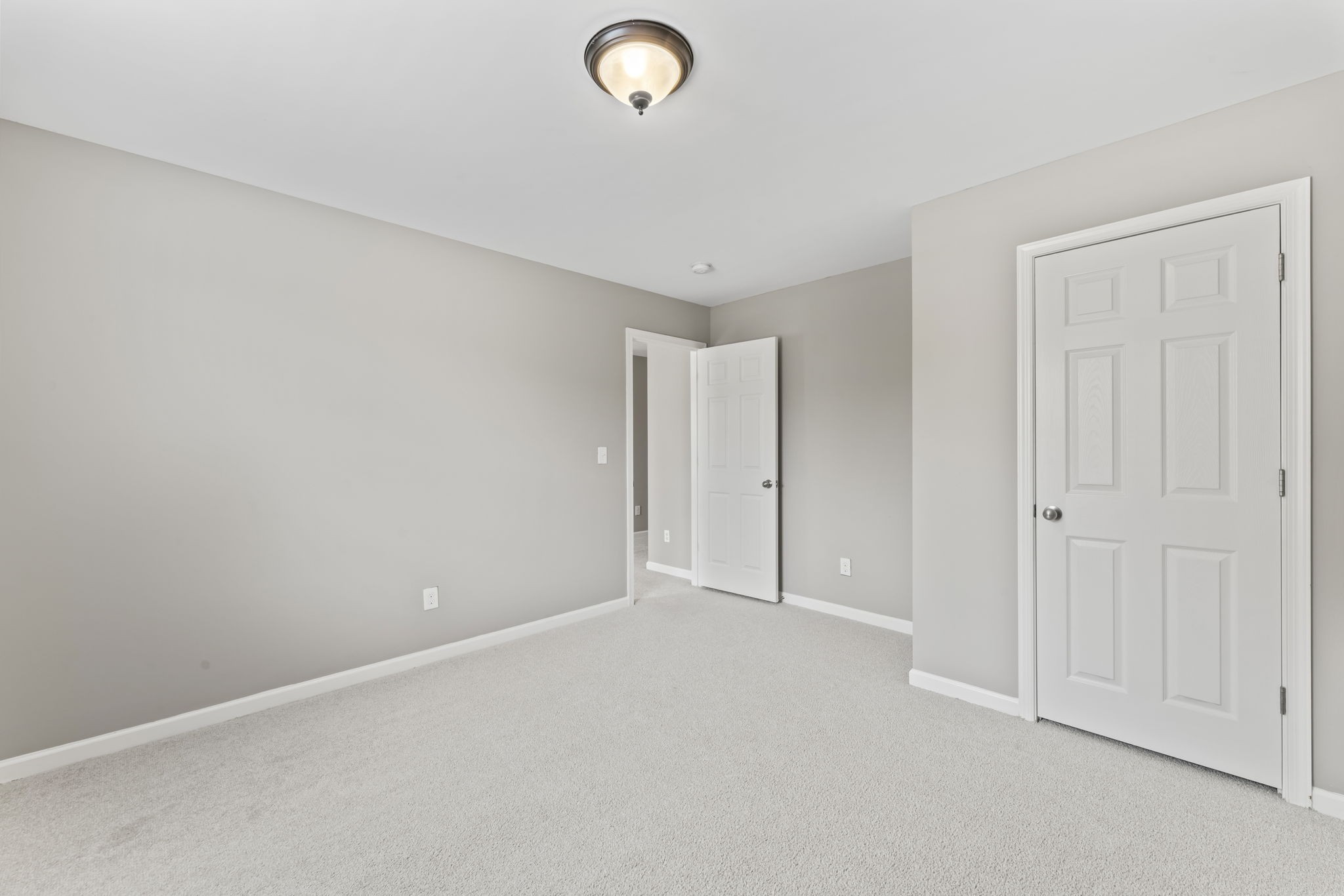 916 Holgate Ct