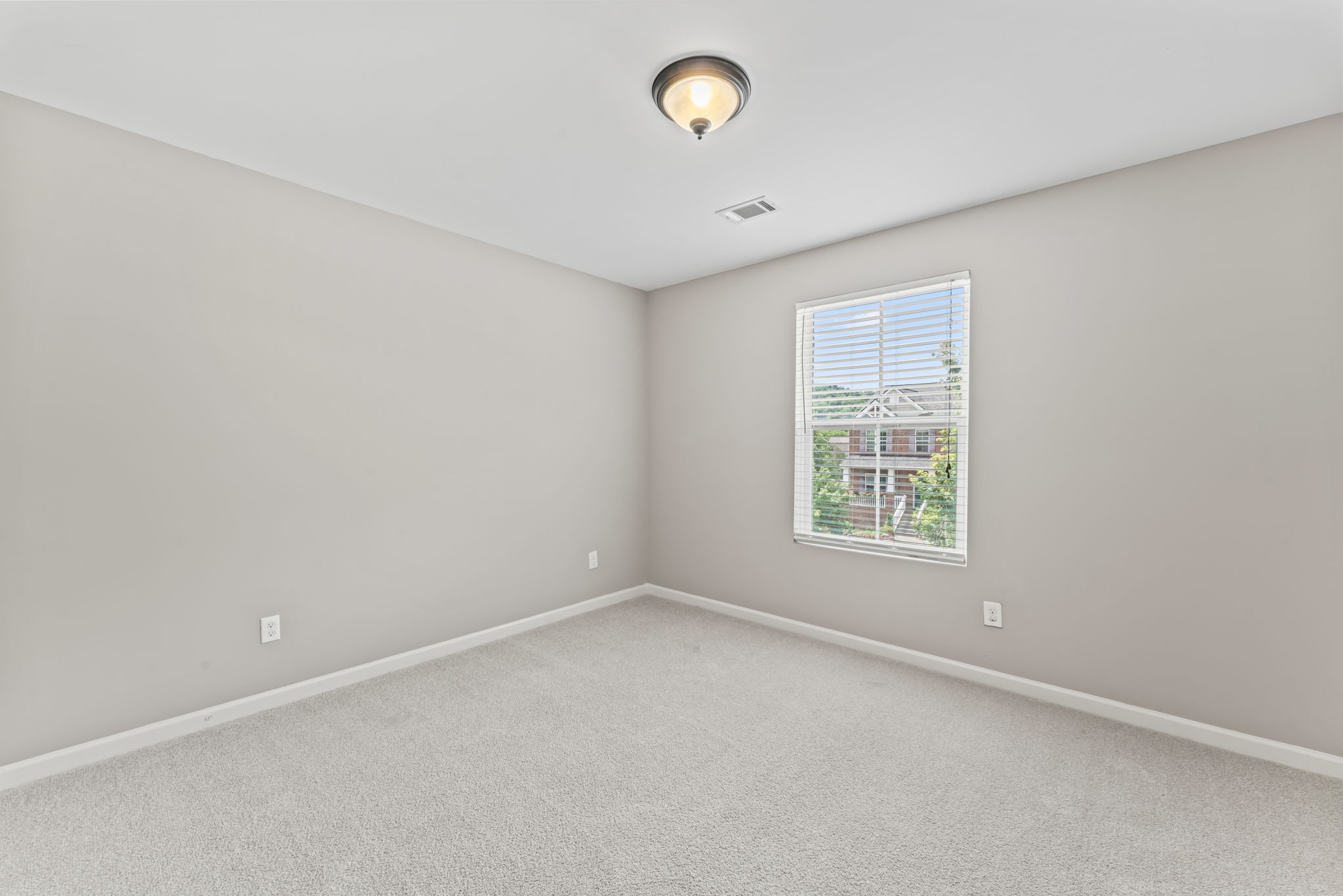 916 Holgate Ct