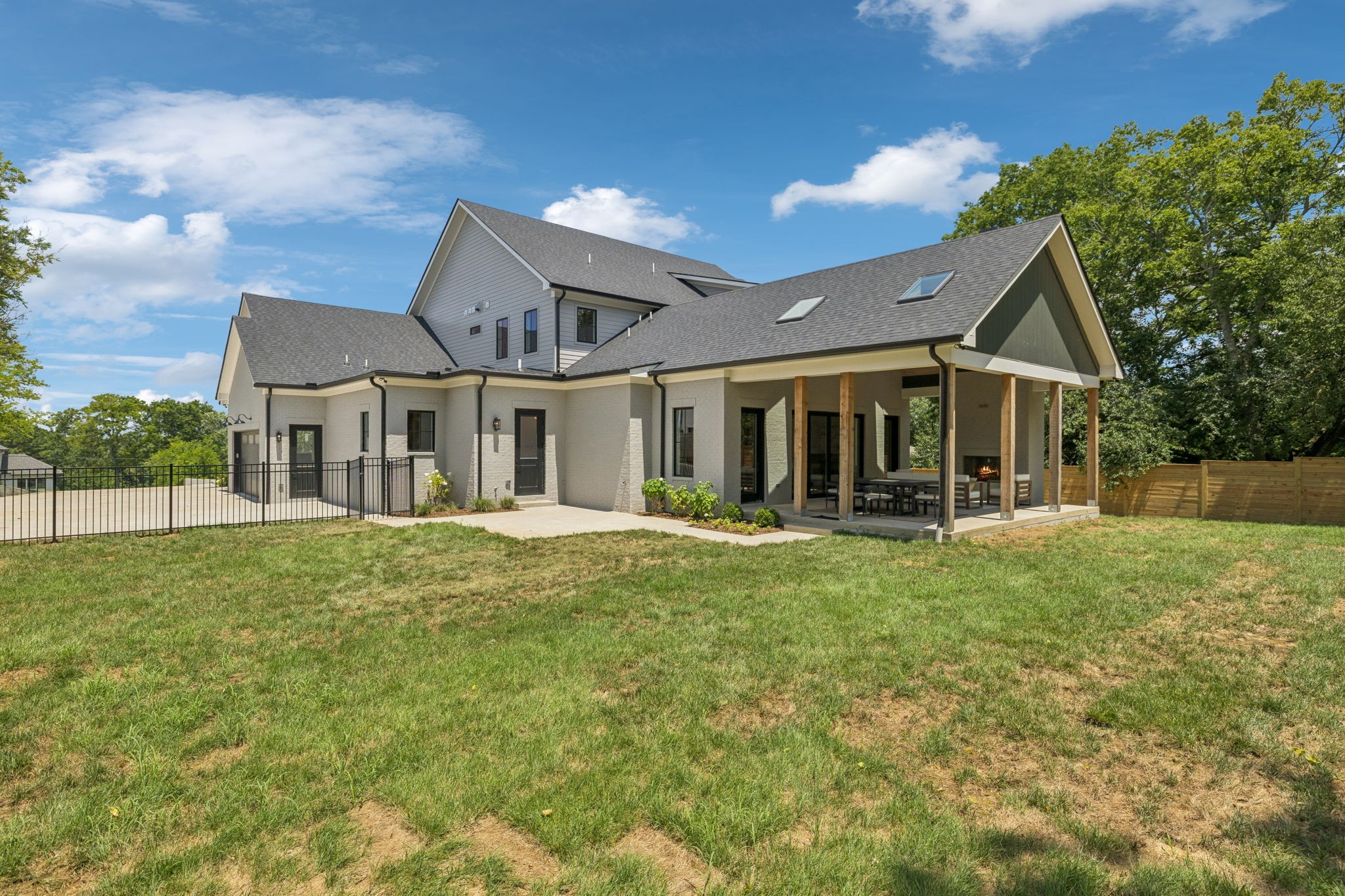 853 Belton Dr