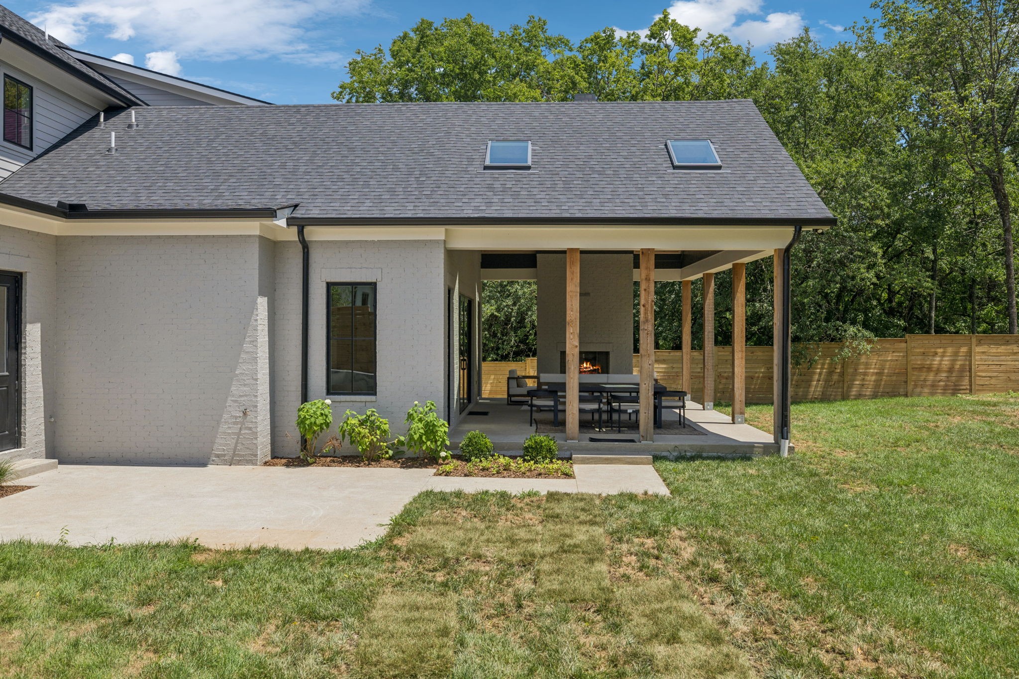 853 Belton Dr