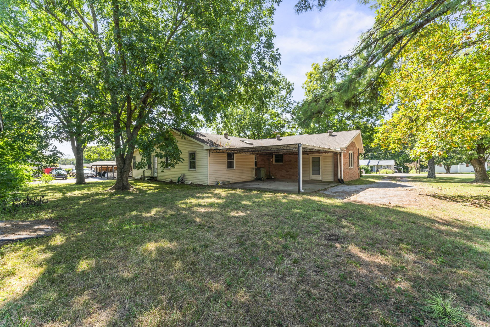 1621 Shady Cir