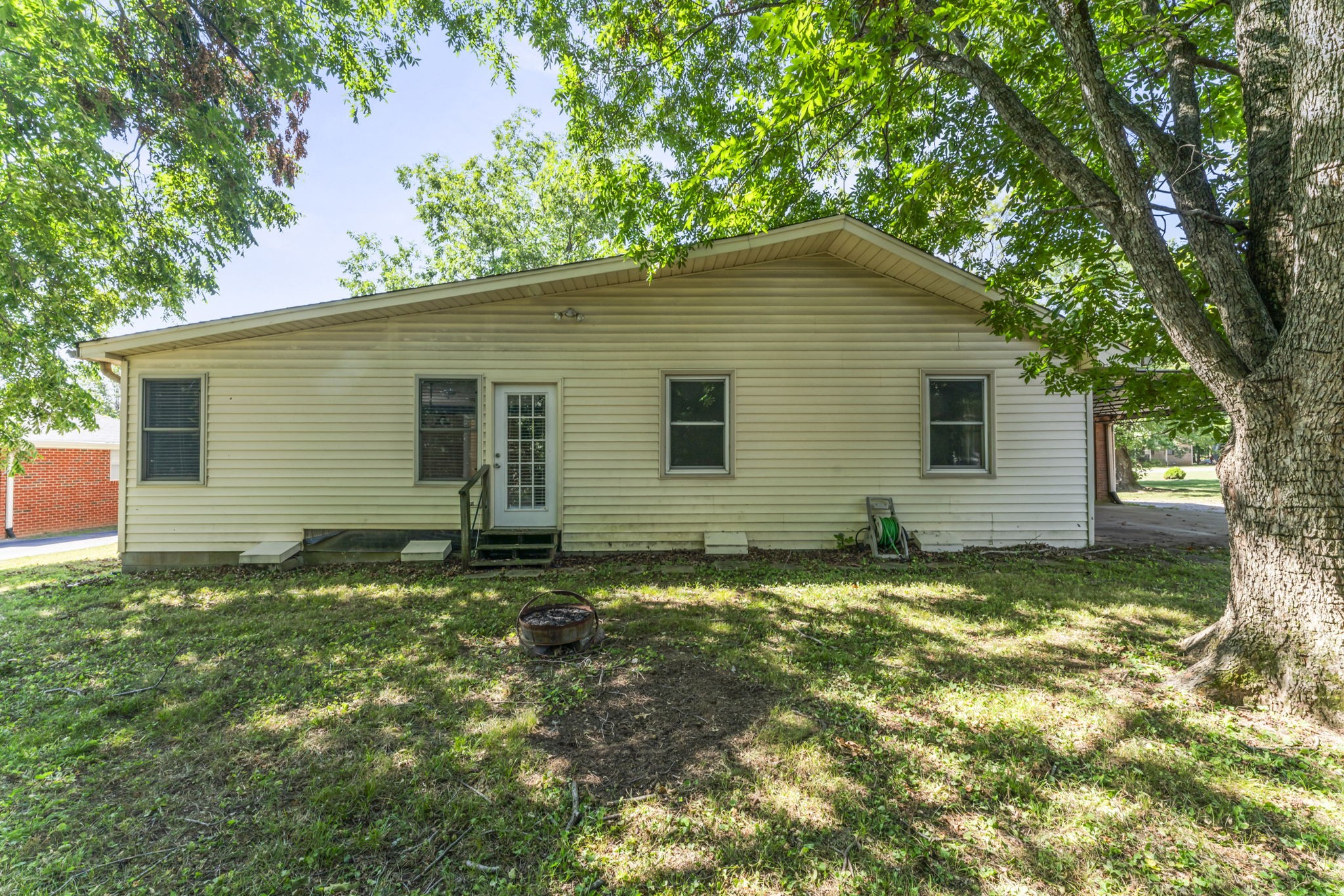 1621 Shady Cir