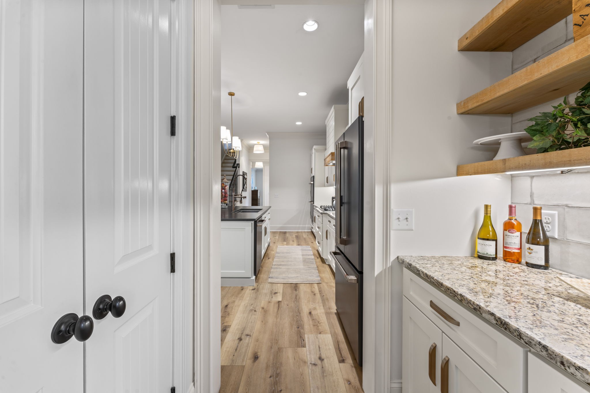 1694 Noah Ln