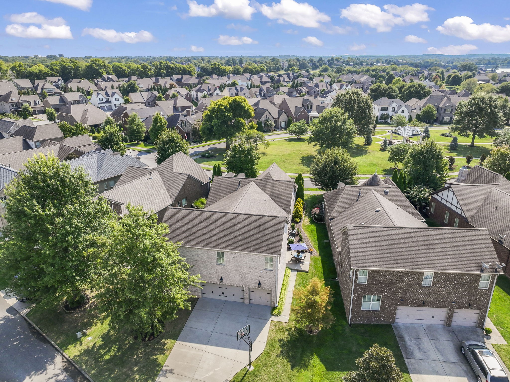 1694 Noah Ln