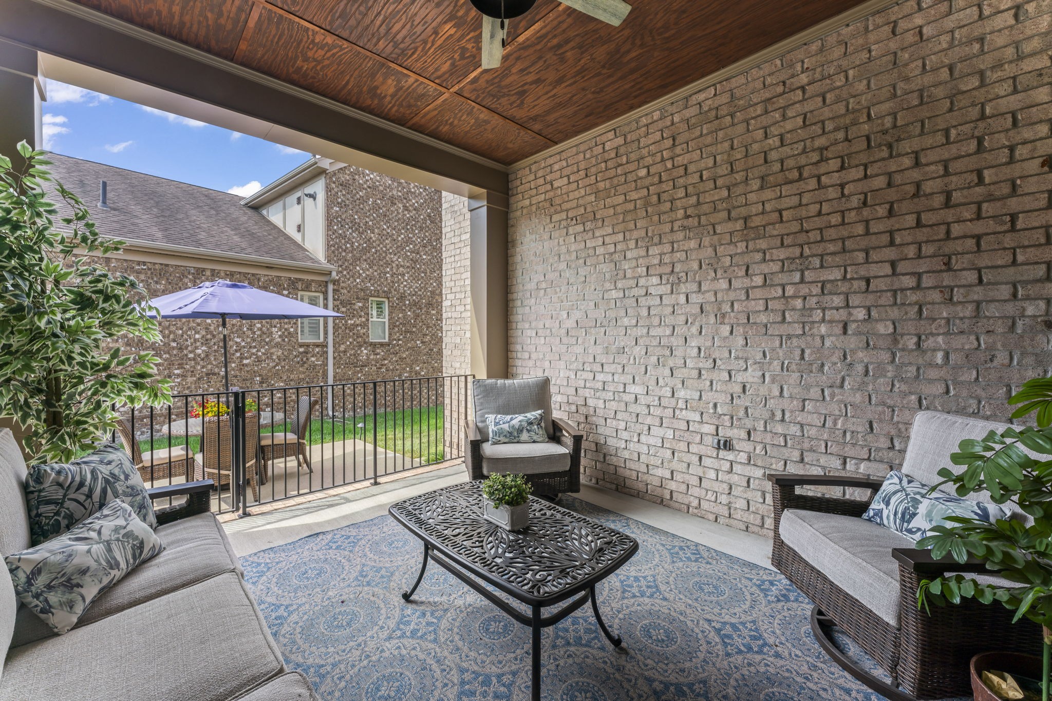 1694 Noah Ln