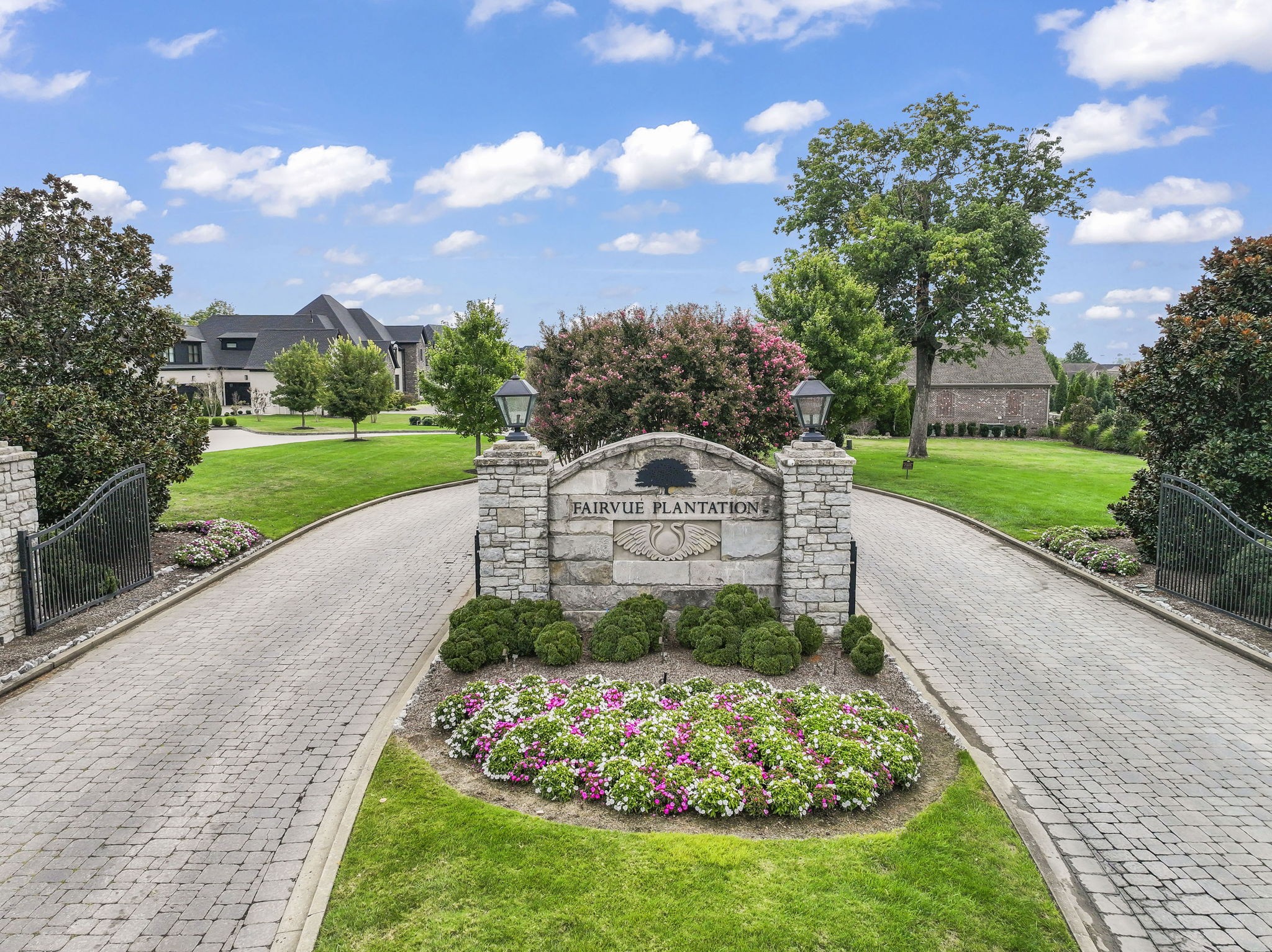 1694 Noah Ln