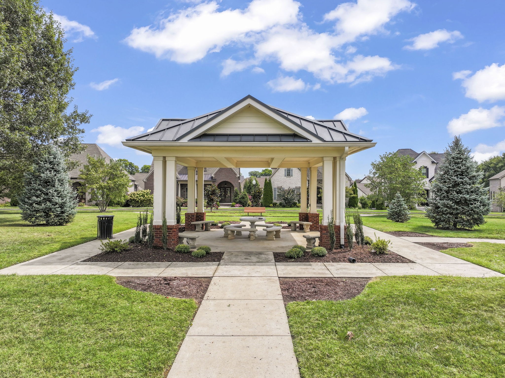 1694 Noah Ln