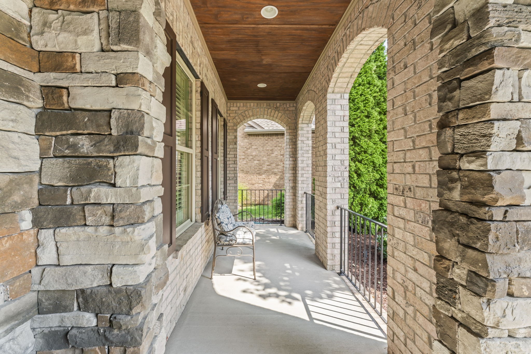 1694 Noah Ln