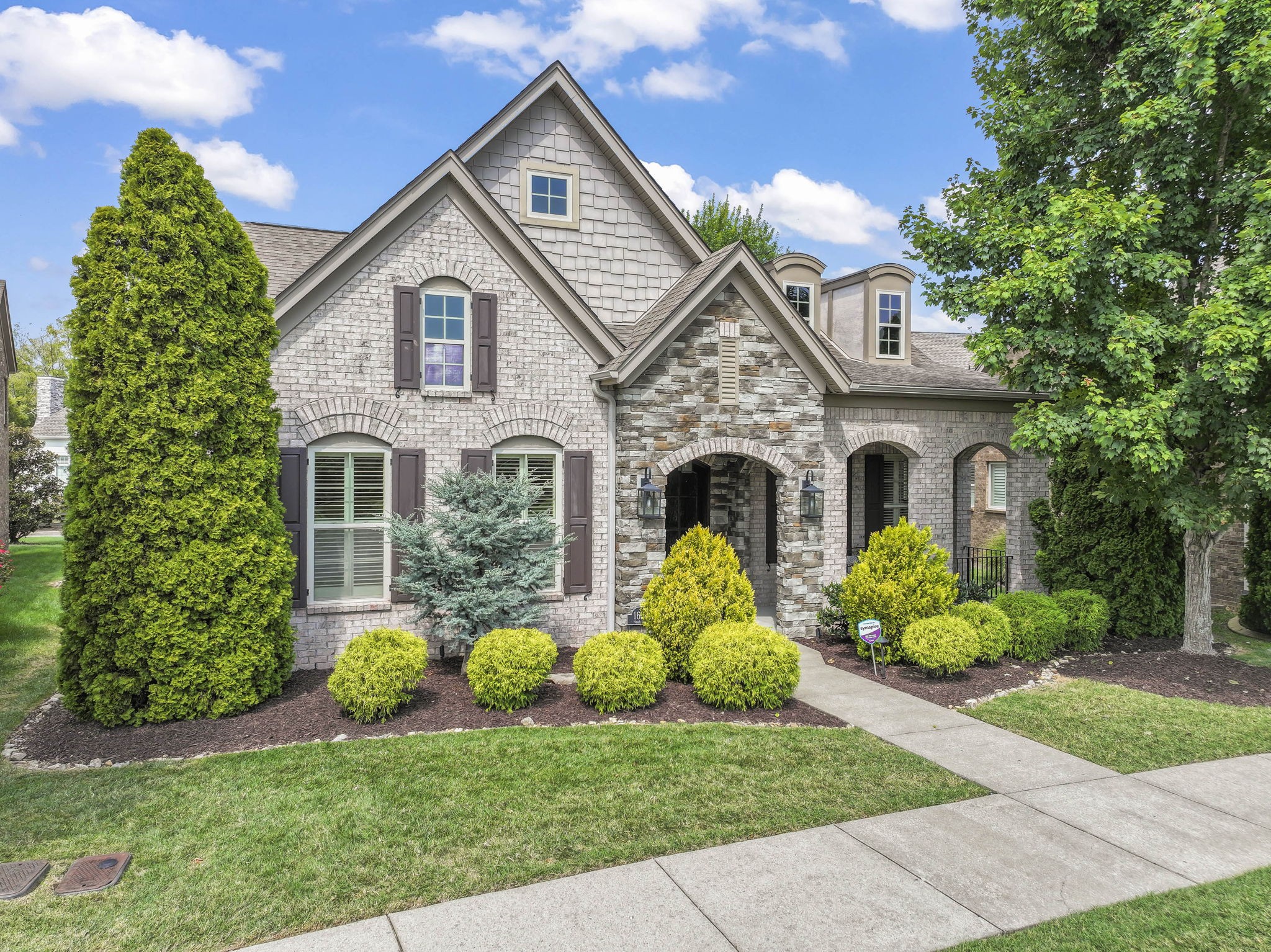 1694 Noah Ln