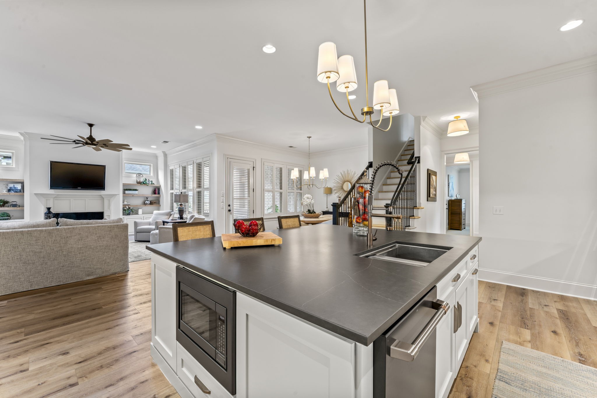 1694 Noah Ln