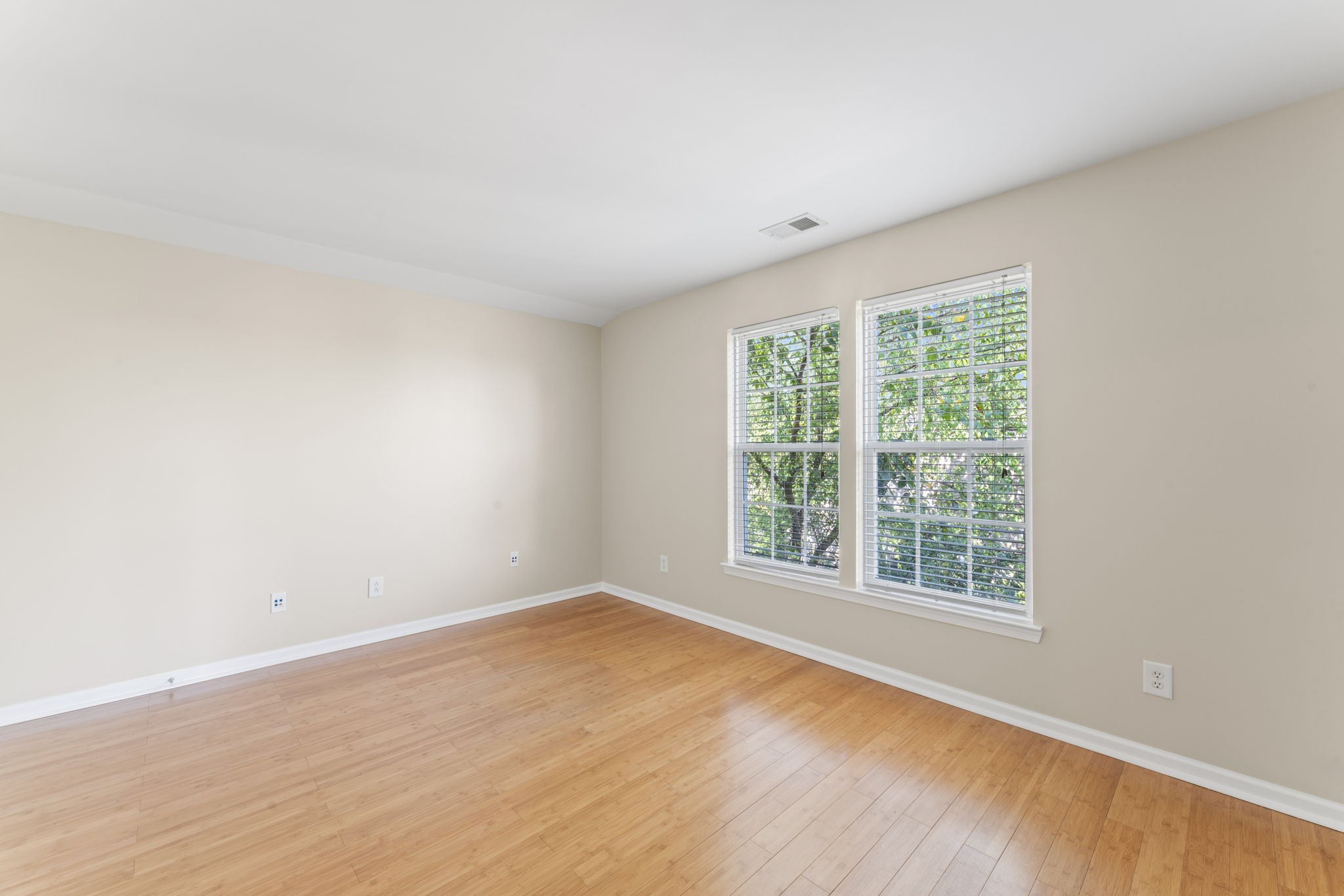 2038 Lincoln Rd