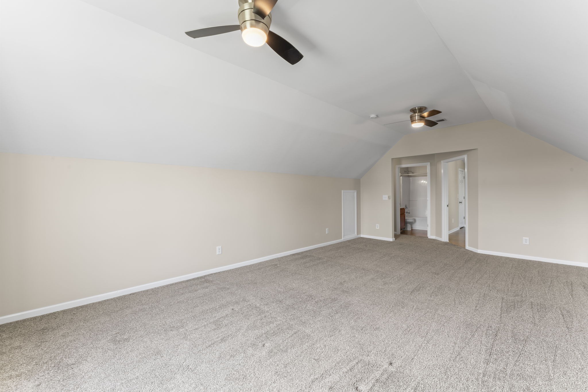 2038 Lincoln Rd