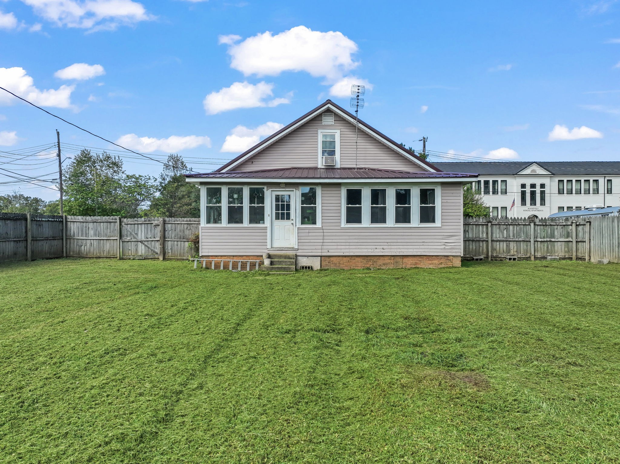 220 Jackson Ave