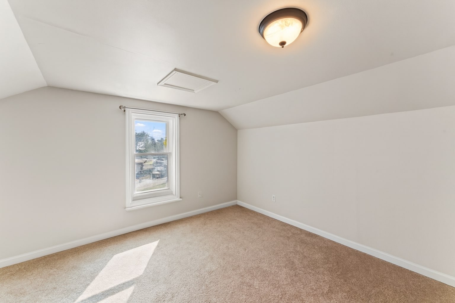 220 Jackson Ave