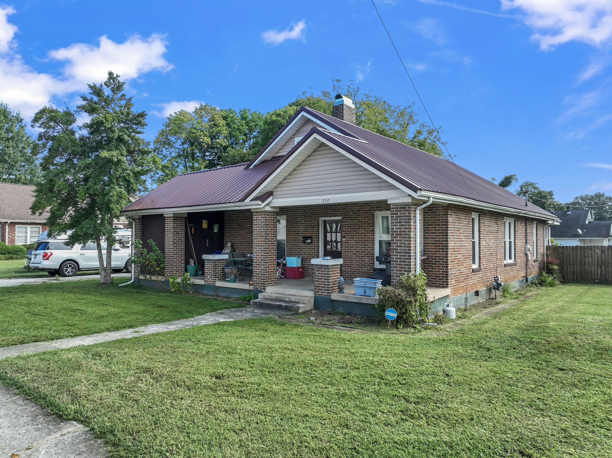 220 Jackson Ave