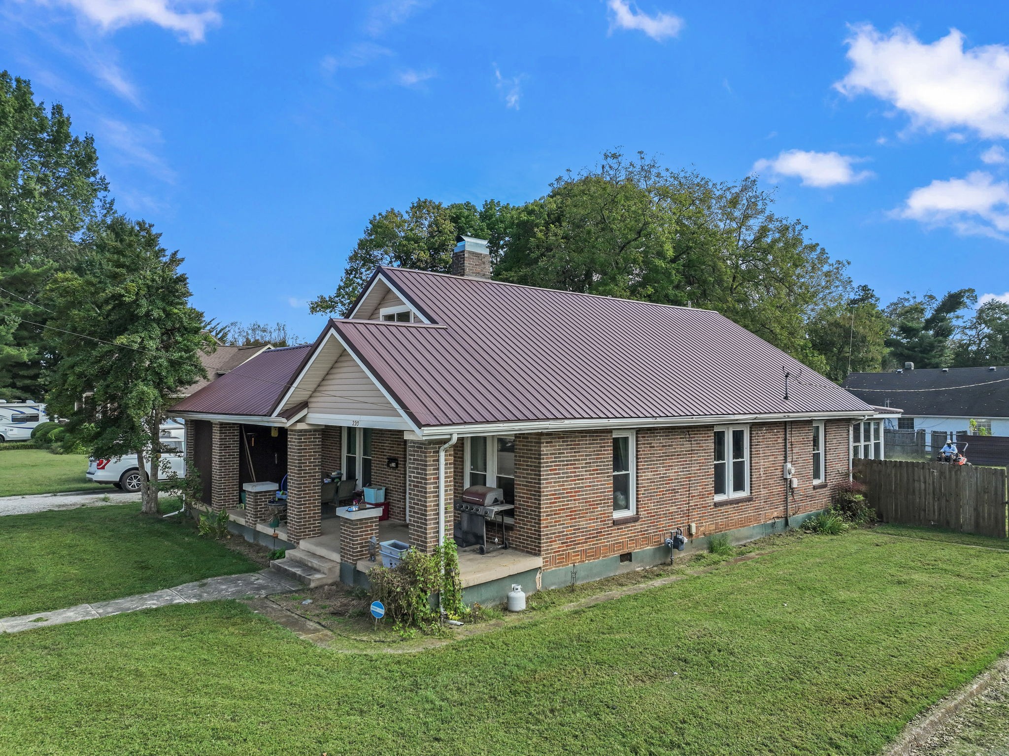 220 Jackson Ave
