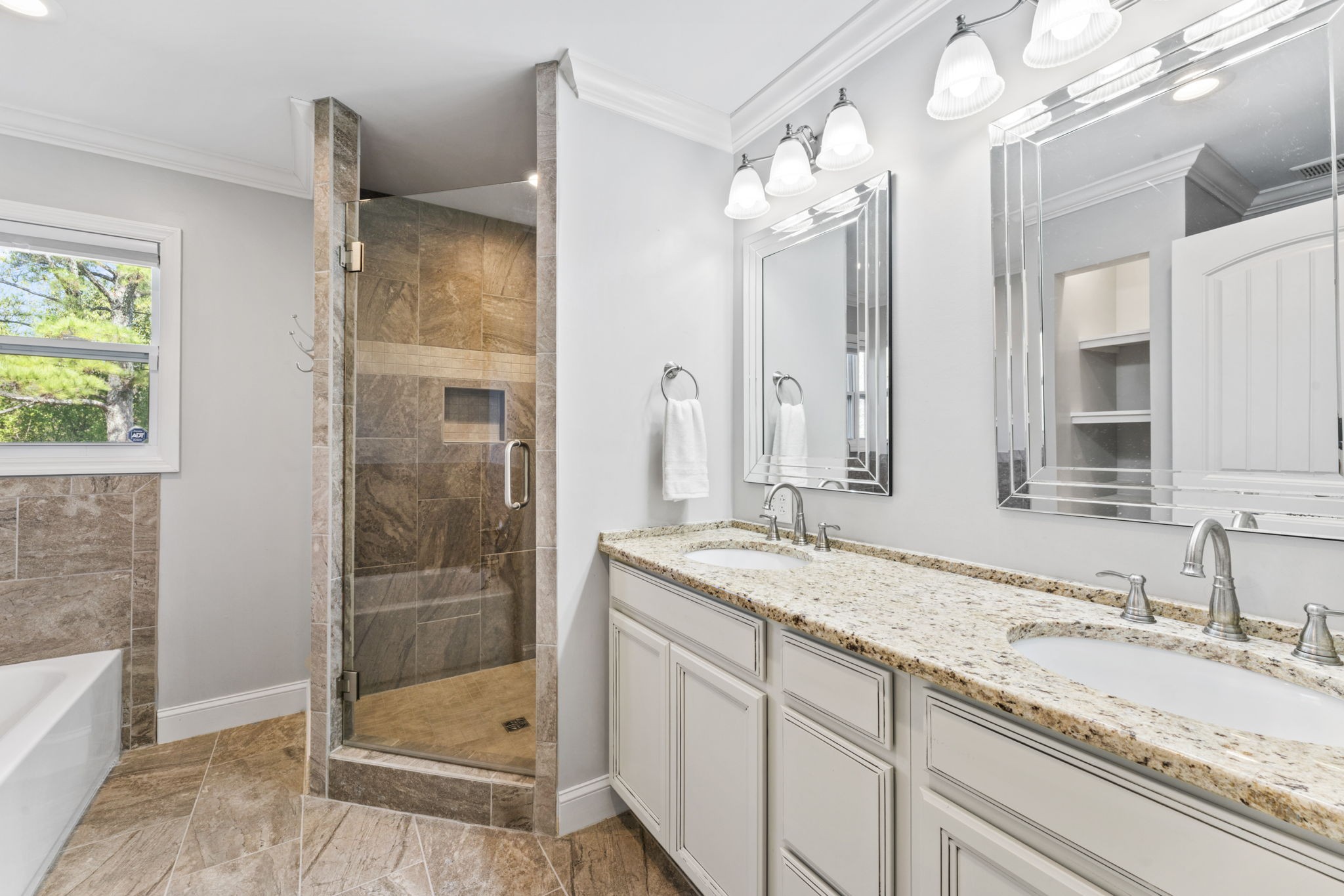 1670 Long Hollow Pike