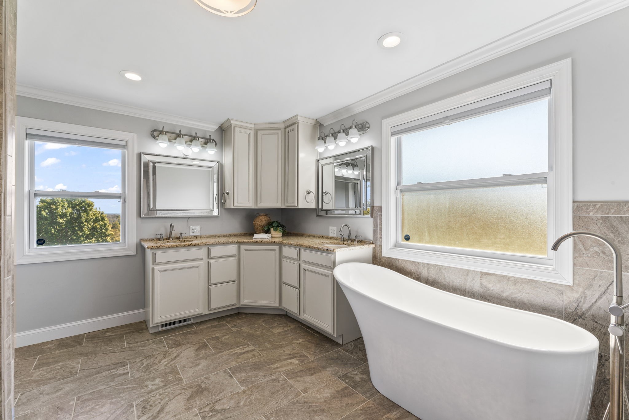 1670 Long Hollow Pike