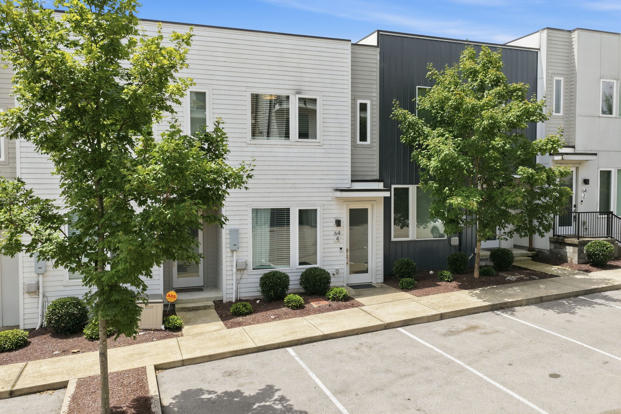 64 Fern Ave Unit: 4