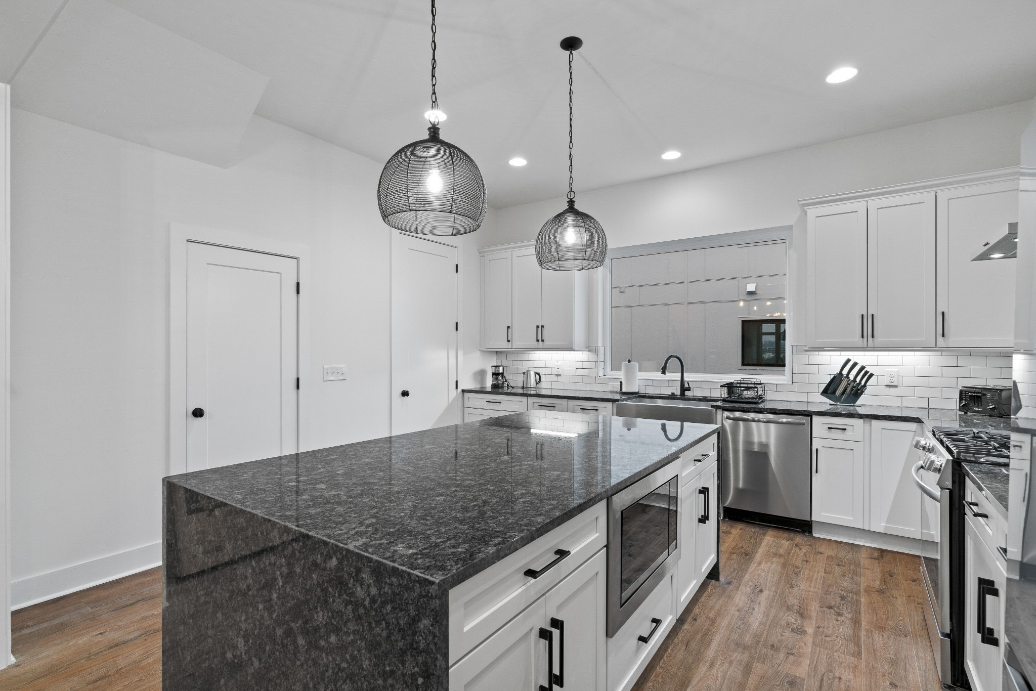 910 Youngs Ln Unit: 3