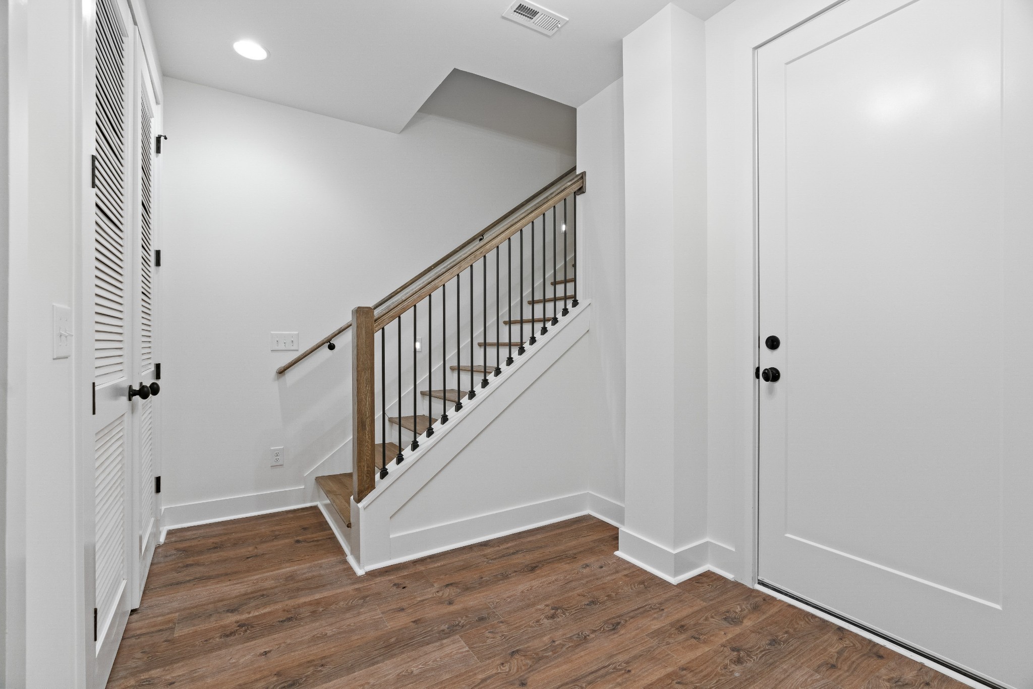 910 Youngs Ln Unit: 3