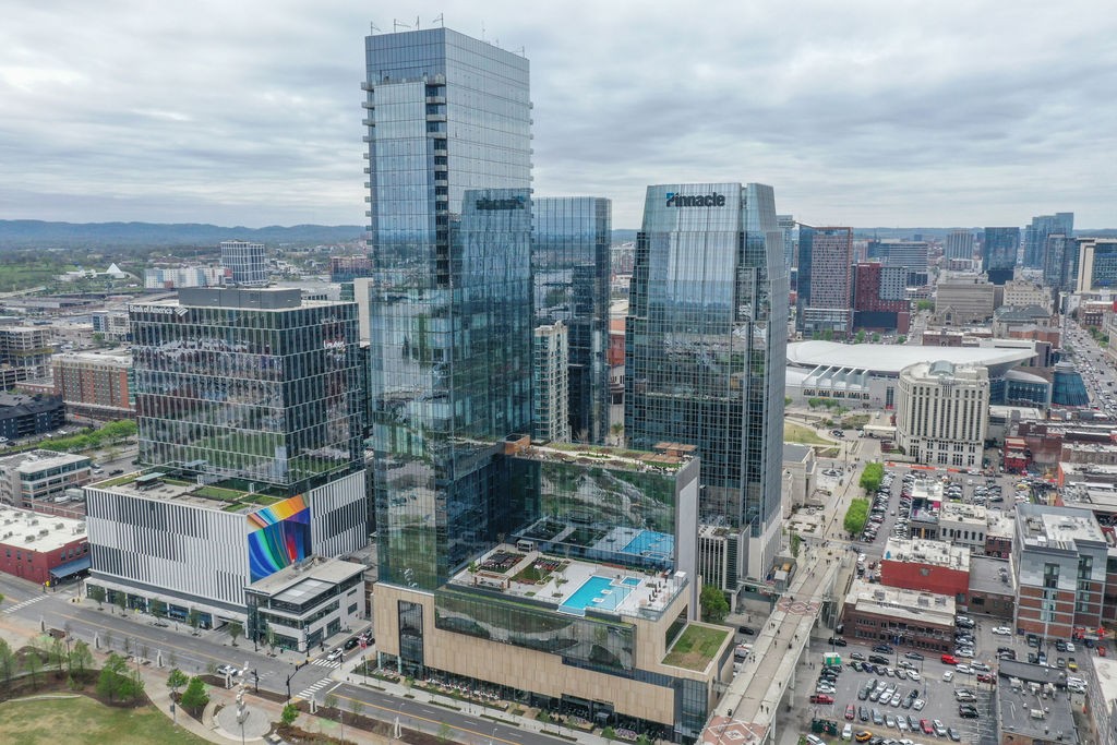 160 2nd Ave, S Unit: 1504