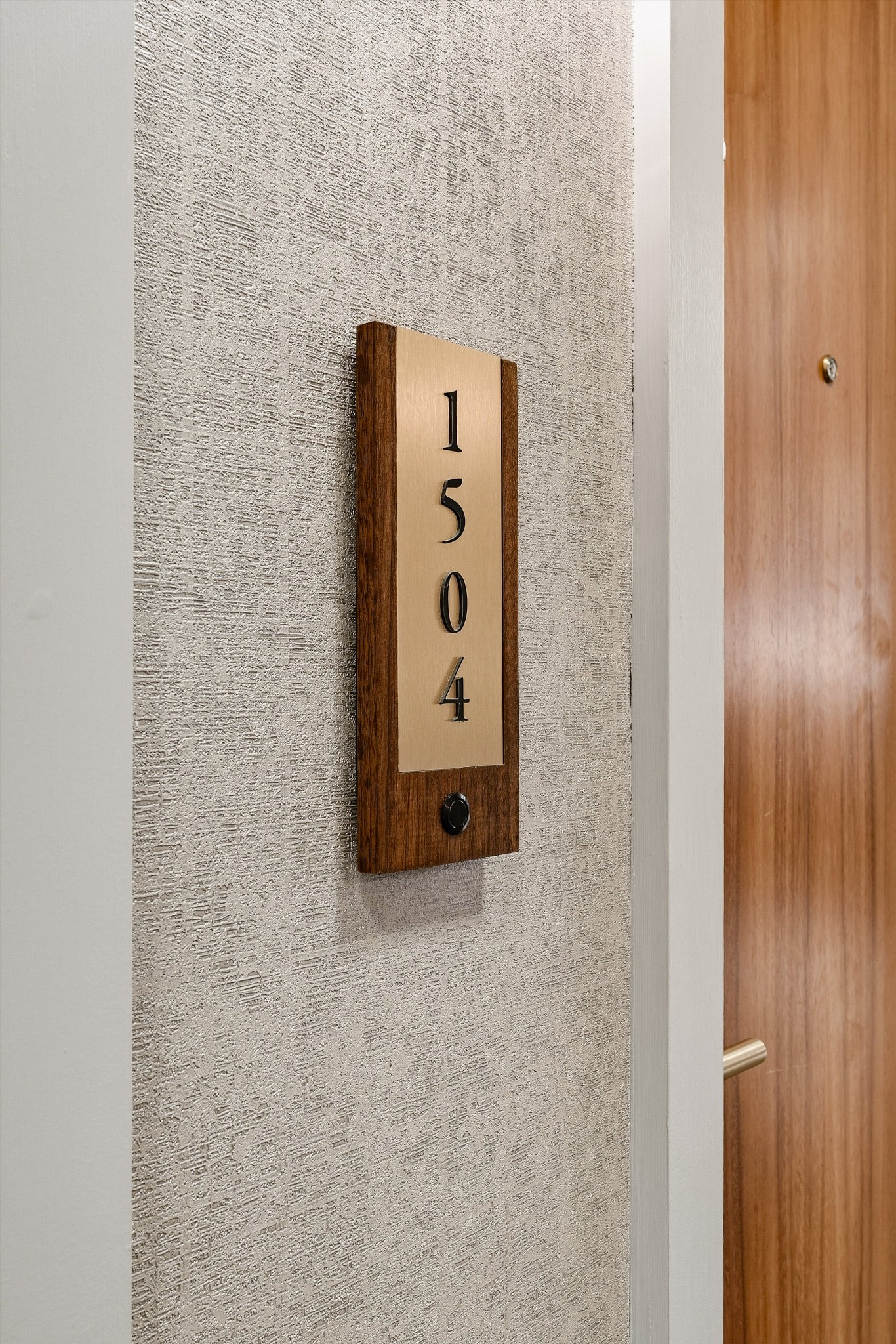 160 2nd Ave, S Unit: 1504