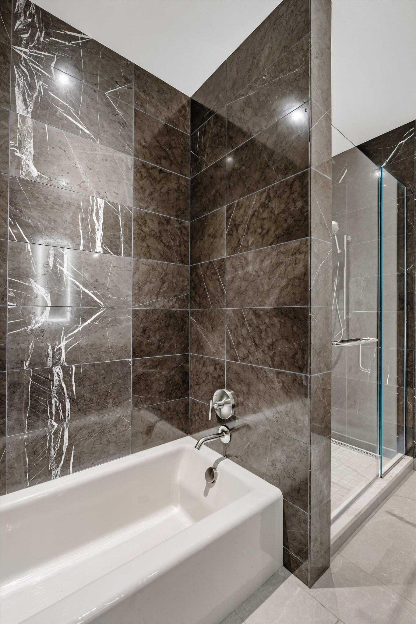 160 2nd Ave, S Unit: 1504