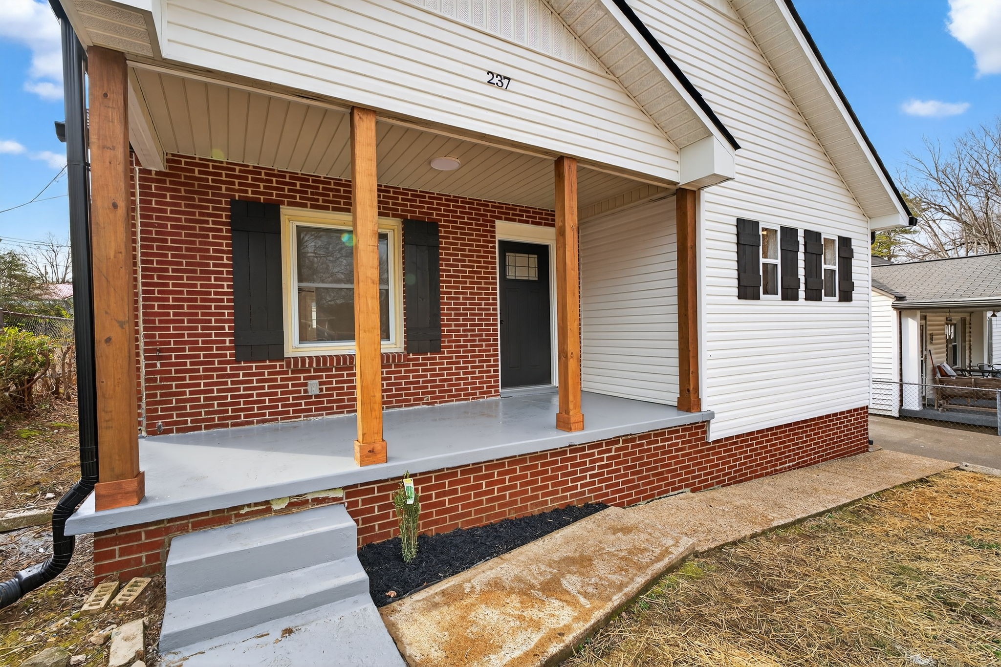 237 Mockingbird Dr
