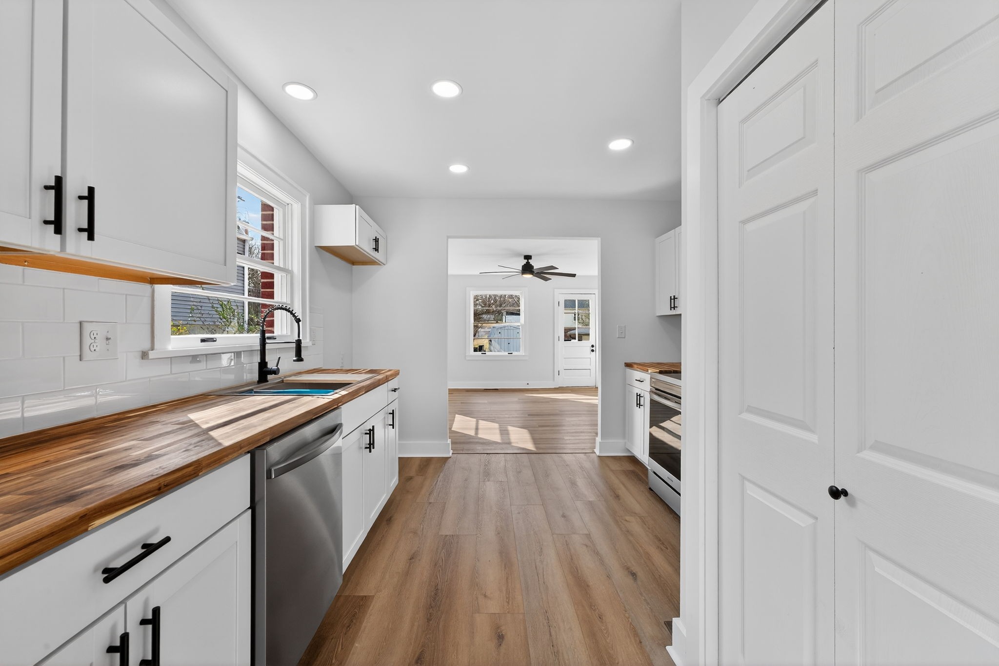 237 Mockingbird Dr