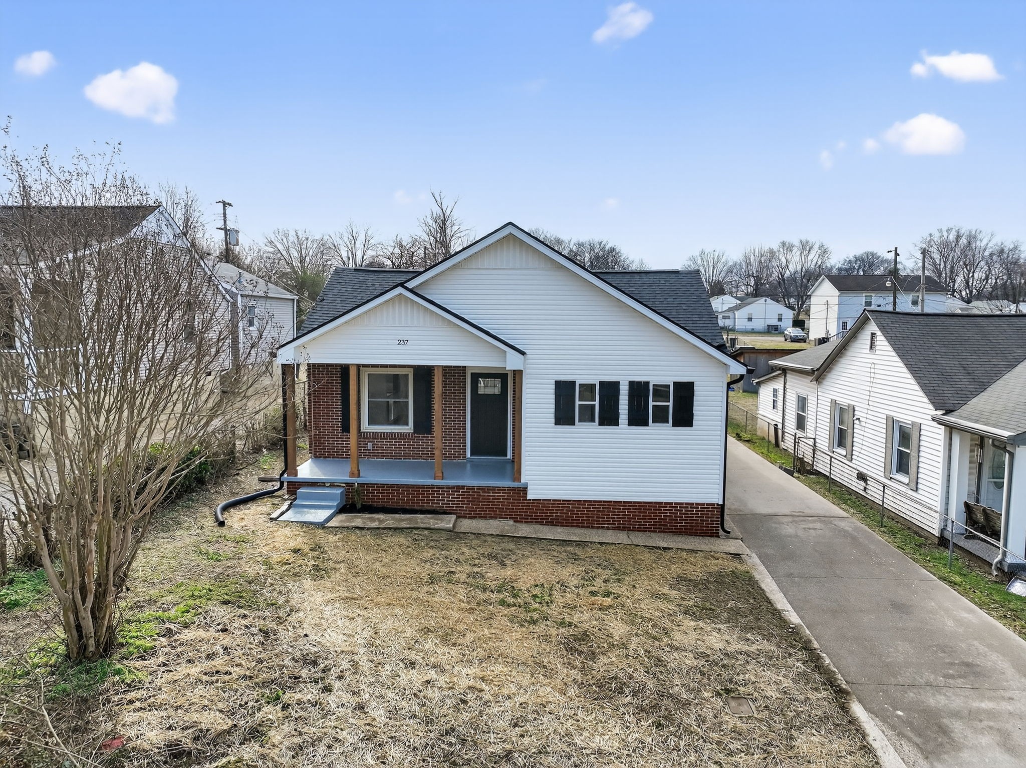 237 Mockingbird Dr