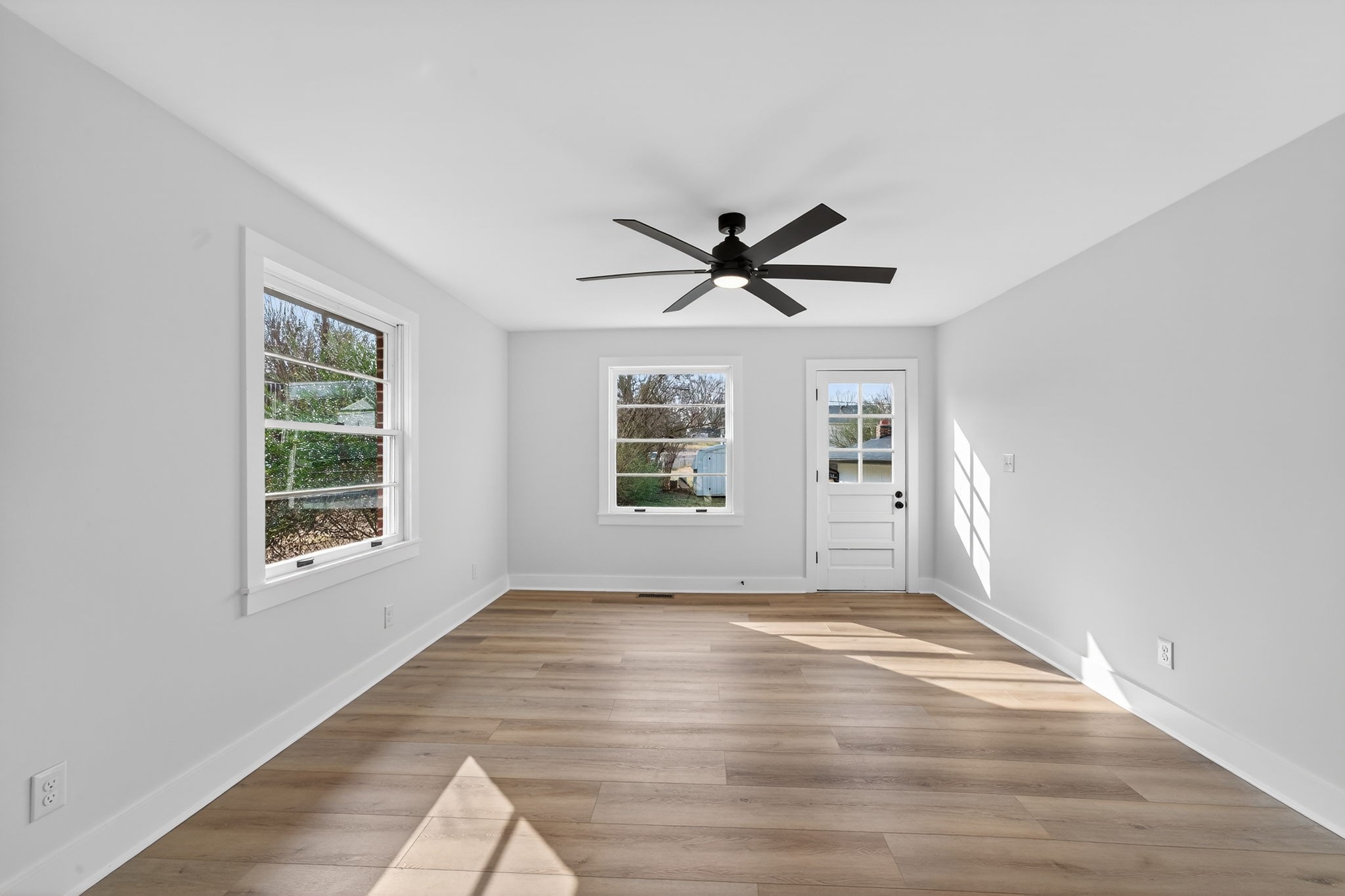 237 Mockingbird Dr