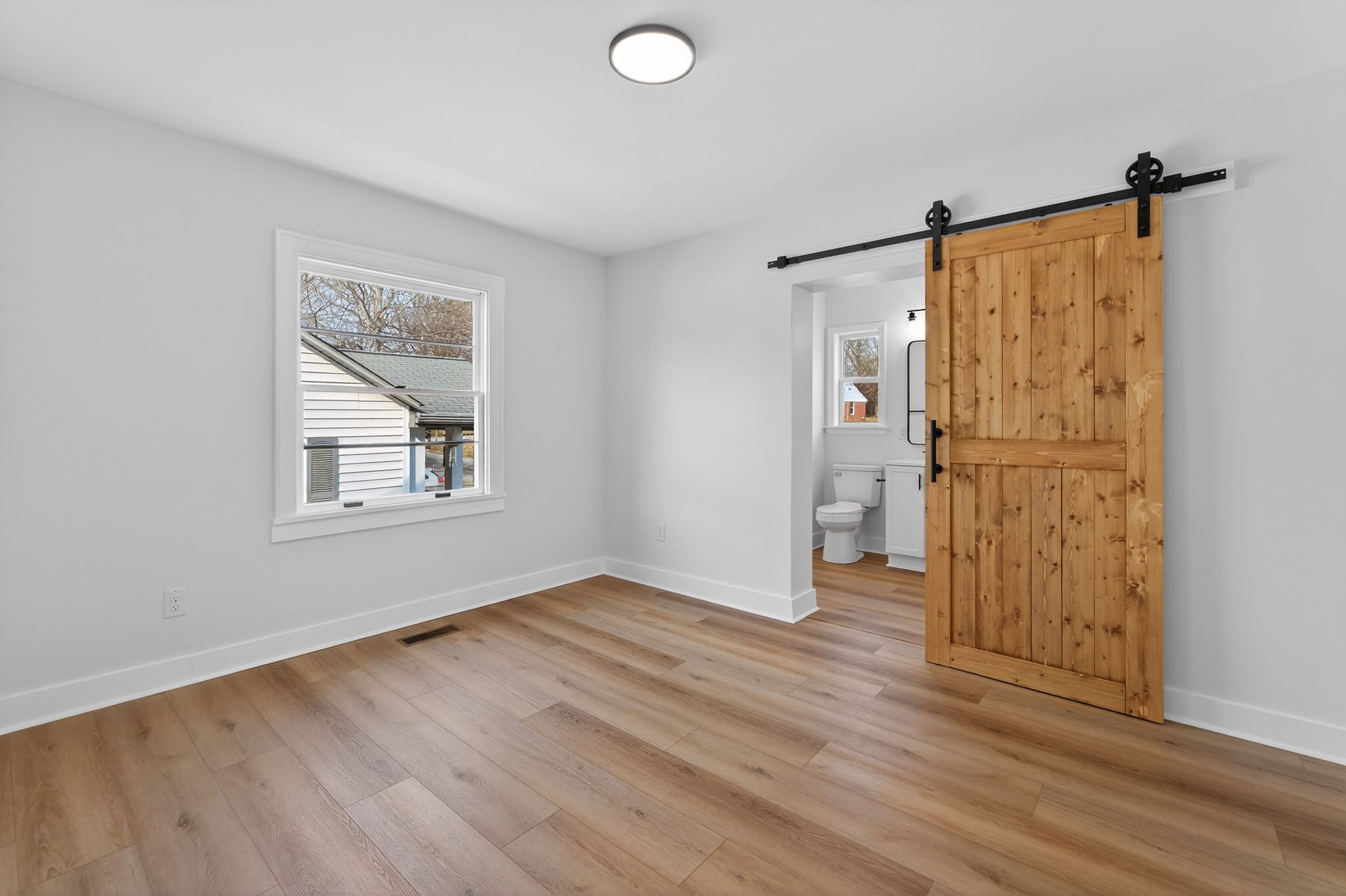 237 Mockingbird Dr