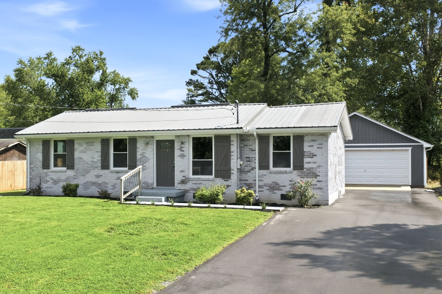 1005 Bettie Dr