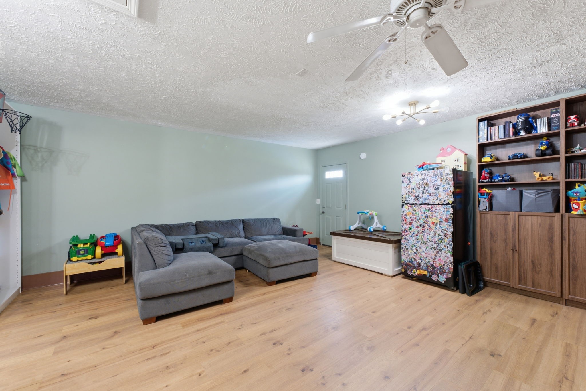 2720 Ridgewood Dr