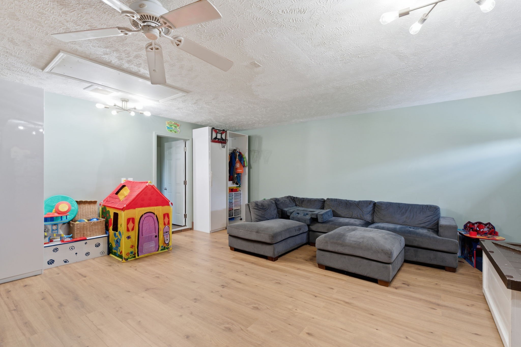 2720 Ridgewood Dr