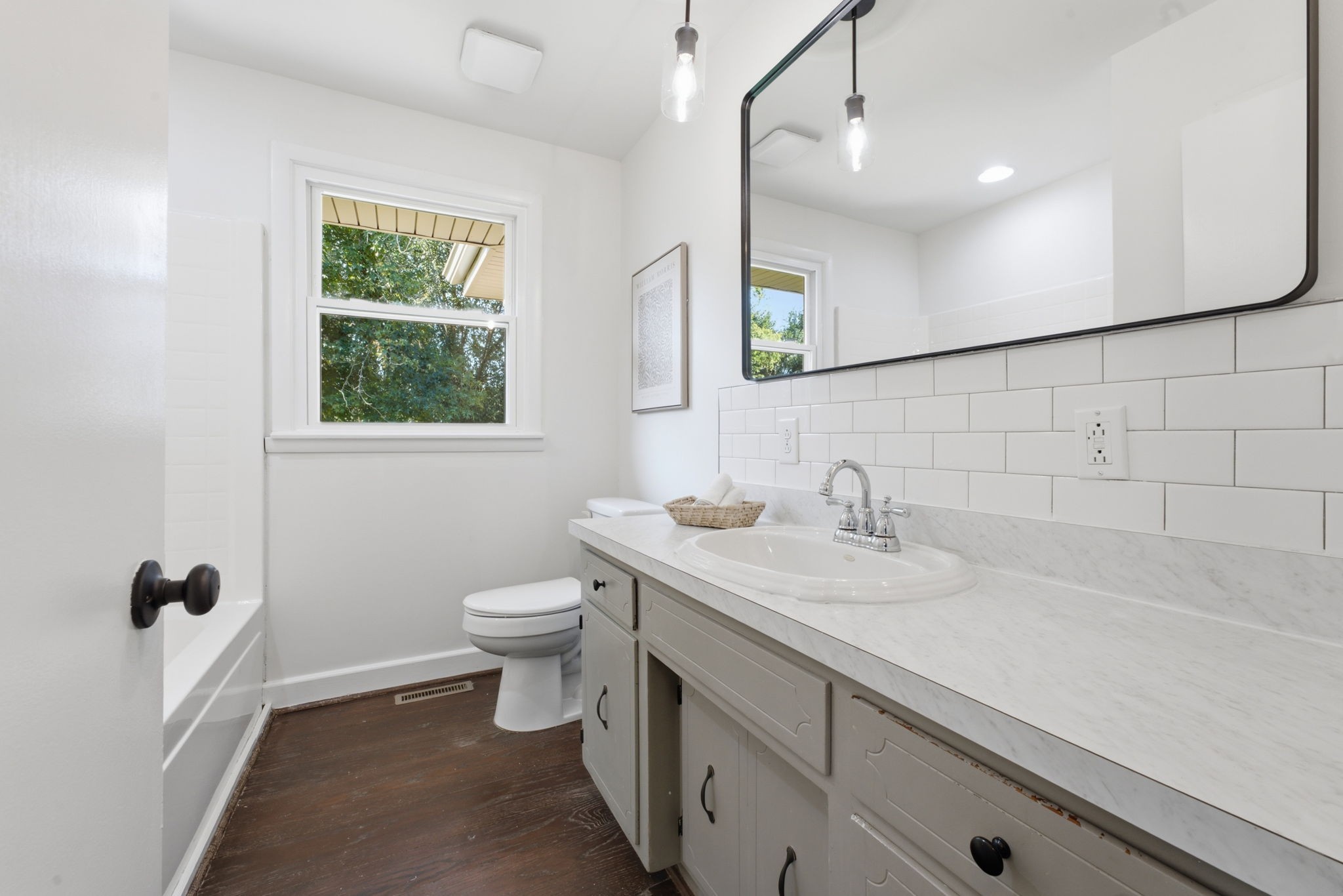 102 Peartree Dr