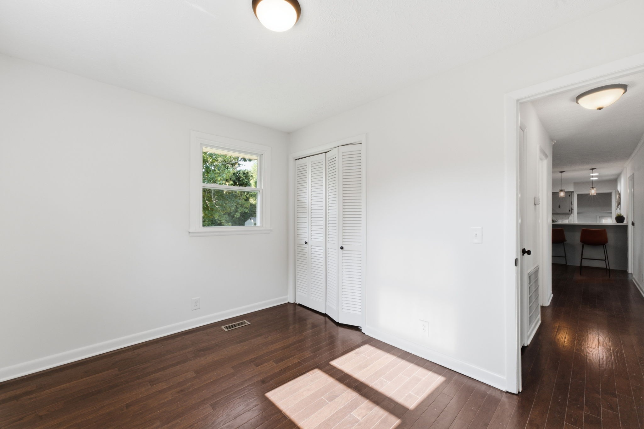 102 Peartree Dr