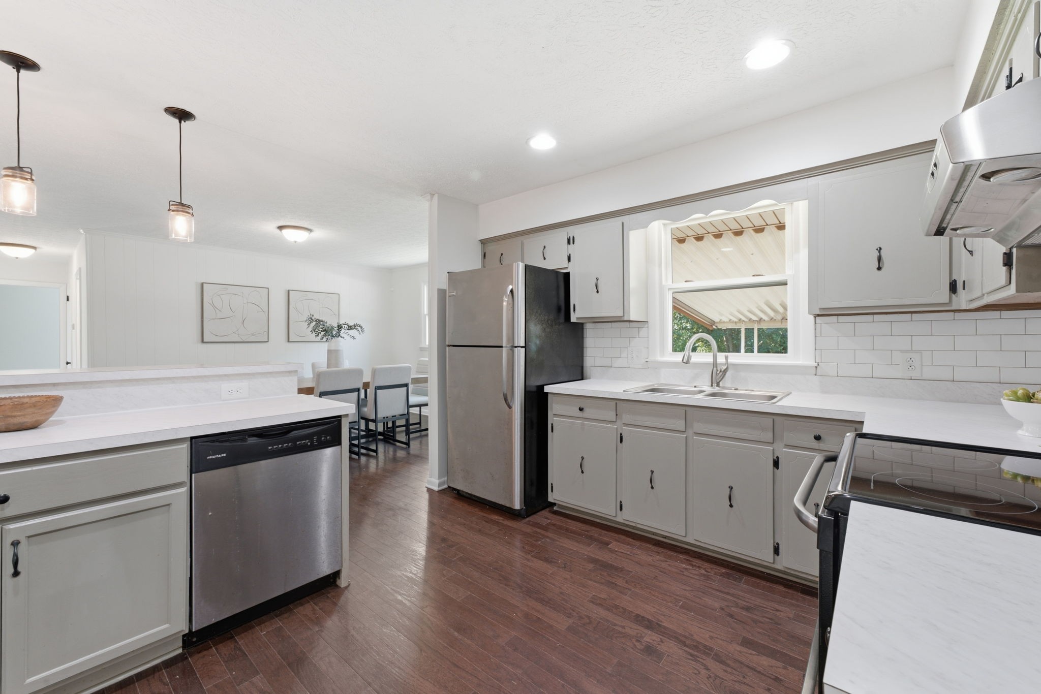 102 Peartree Dr
