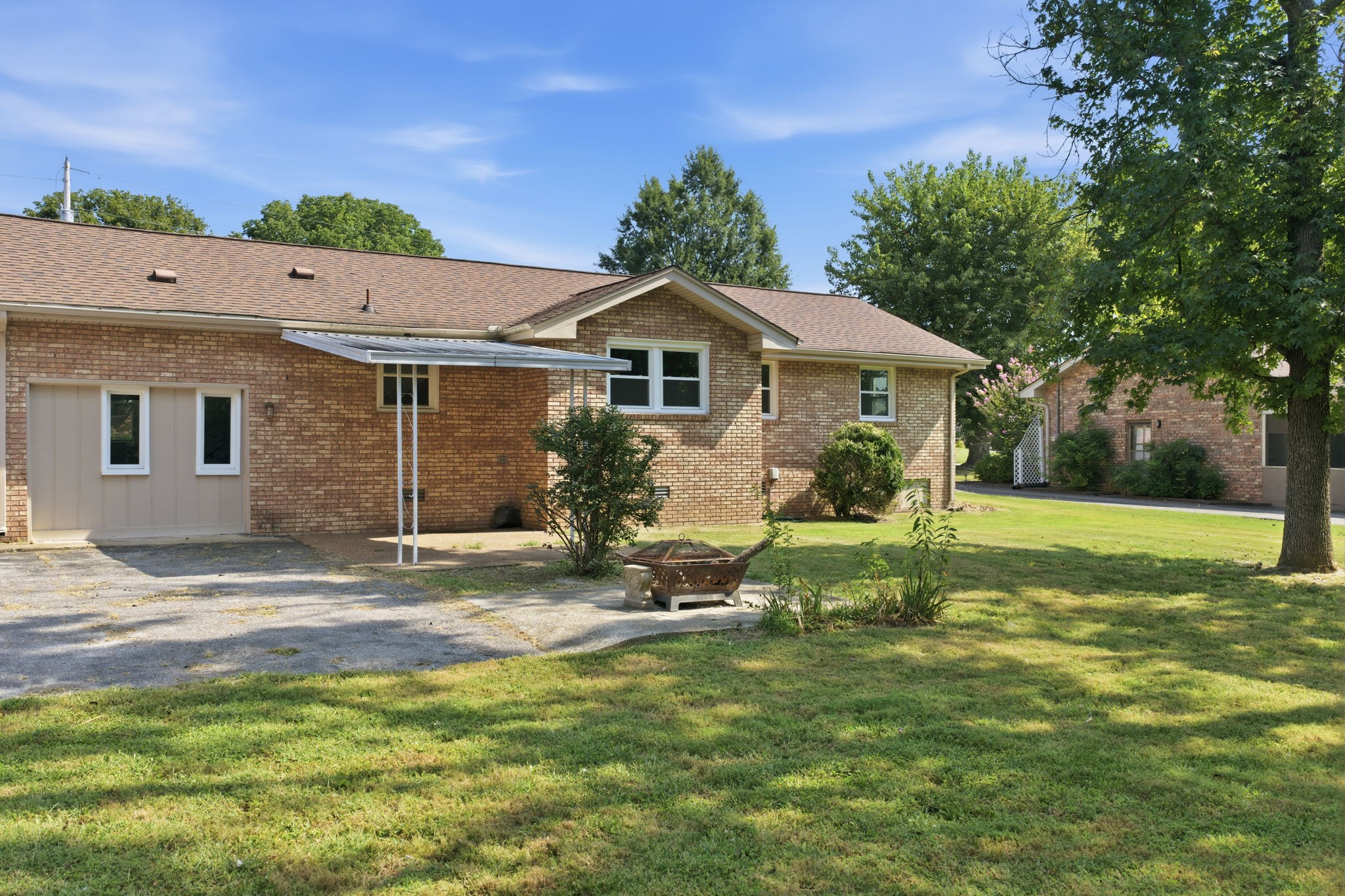 102 Peartree Dr