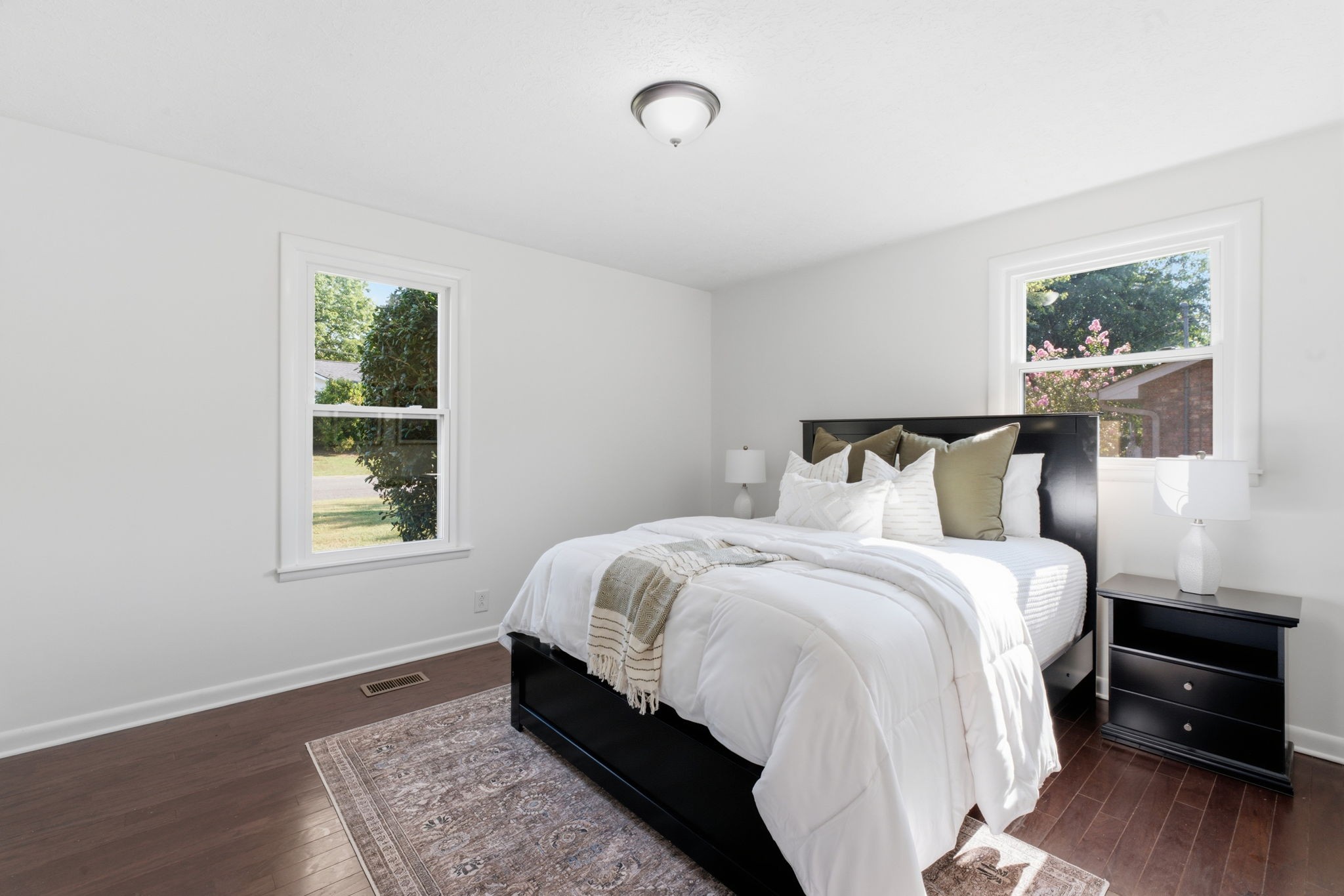 102 Peartree Dr