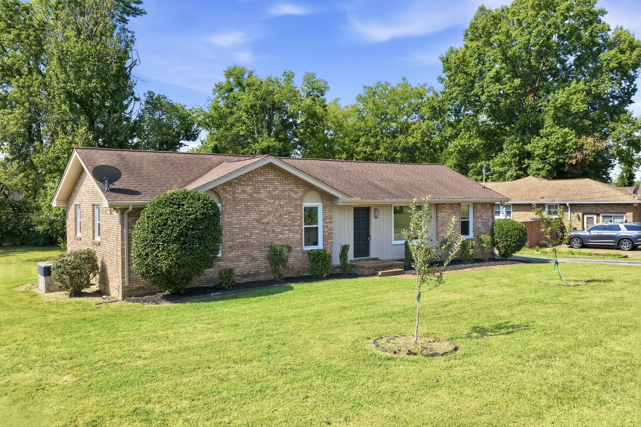 102 Peartree Dr