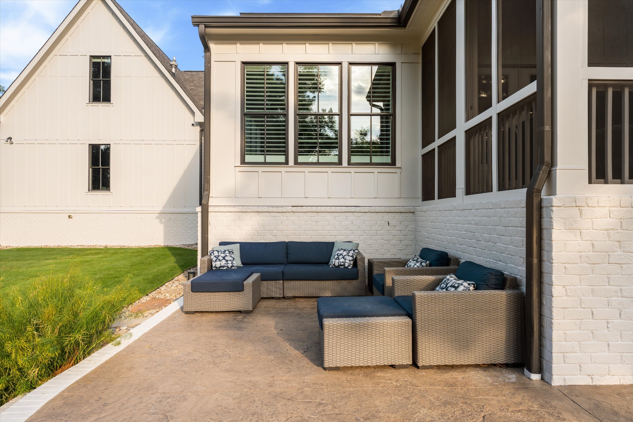 4007 Outer Dr