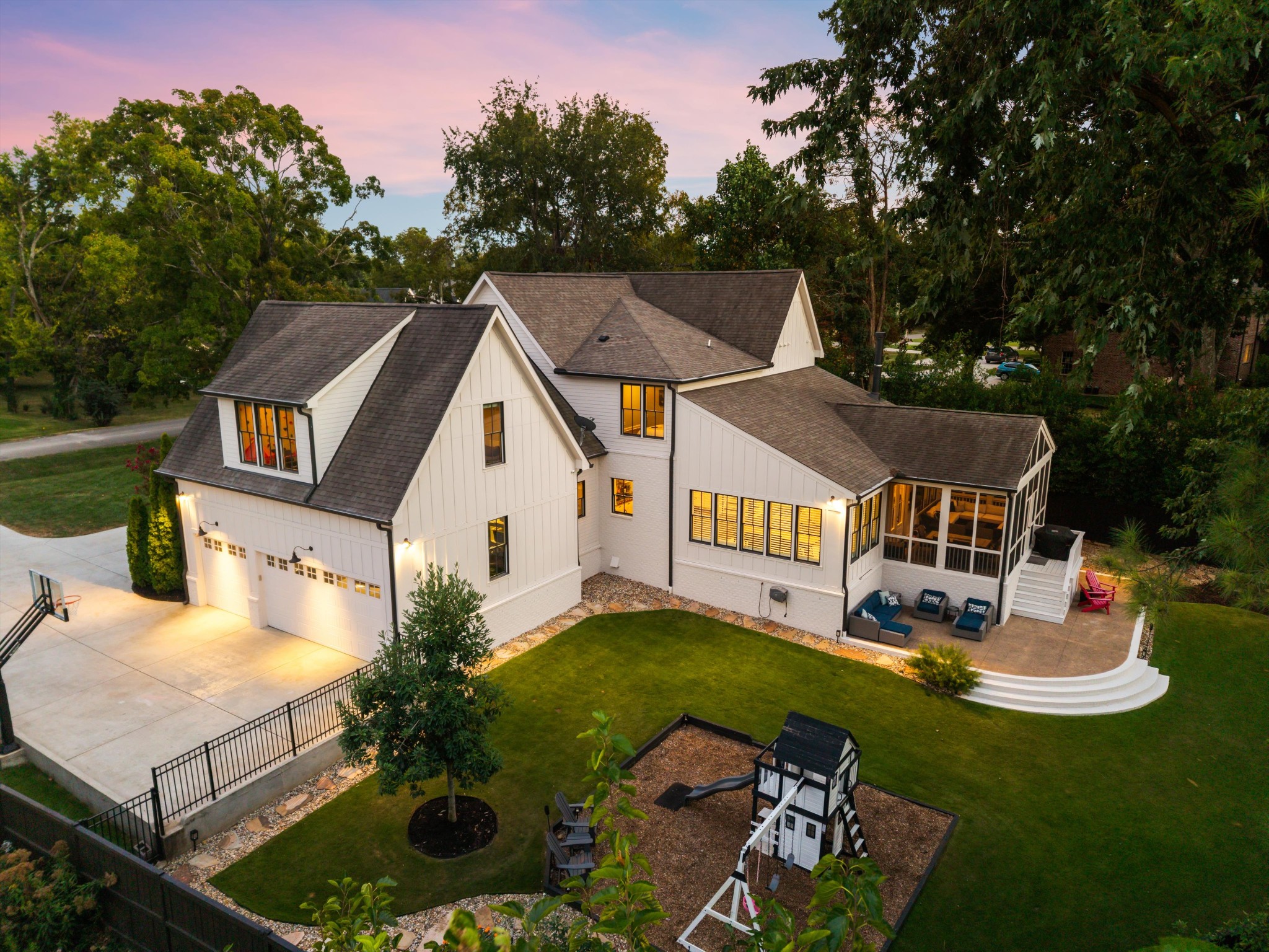 4007 Outer Dr